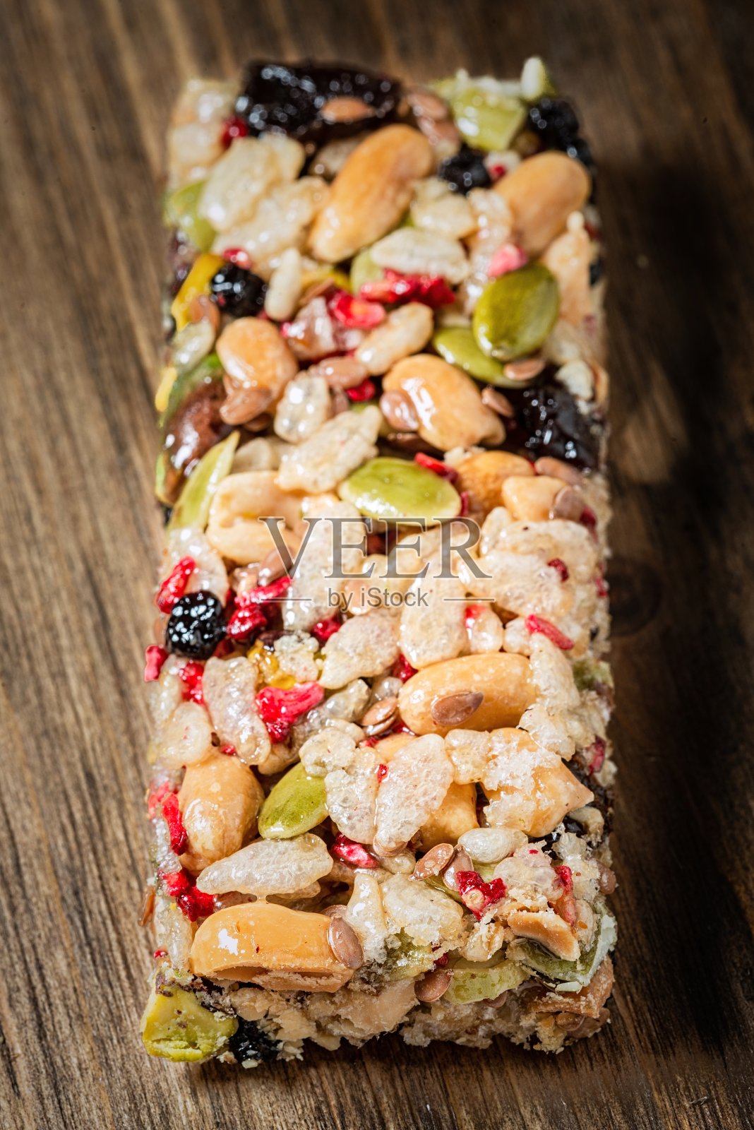 无麸质能量棒在木质表面照片摄影图片