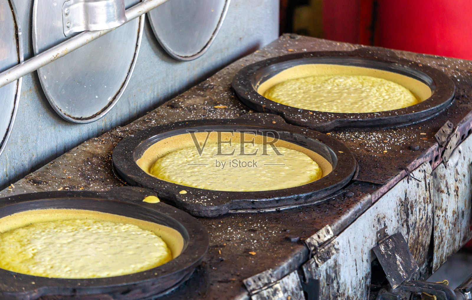 3 Martabak在烹饪锅上照片摄影图片