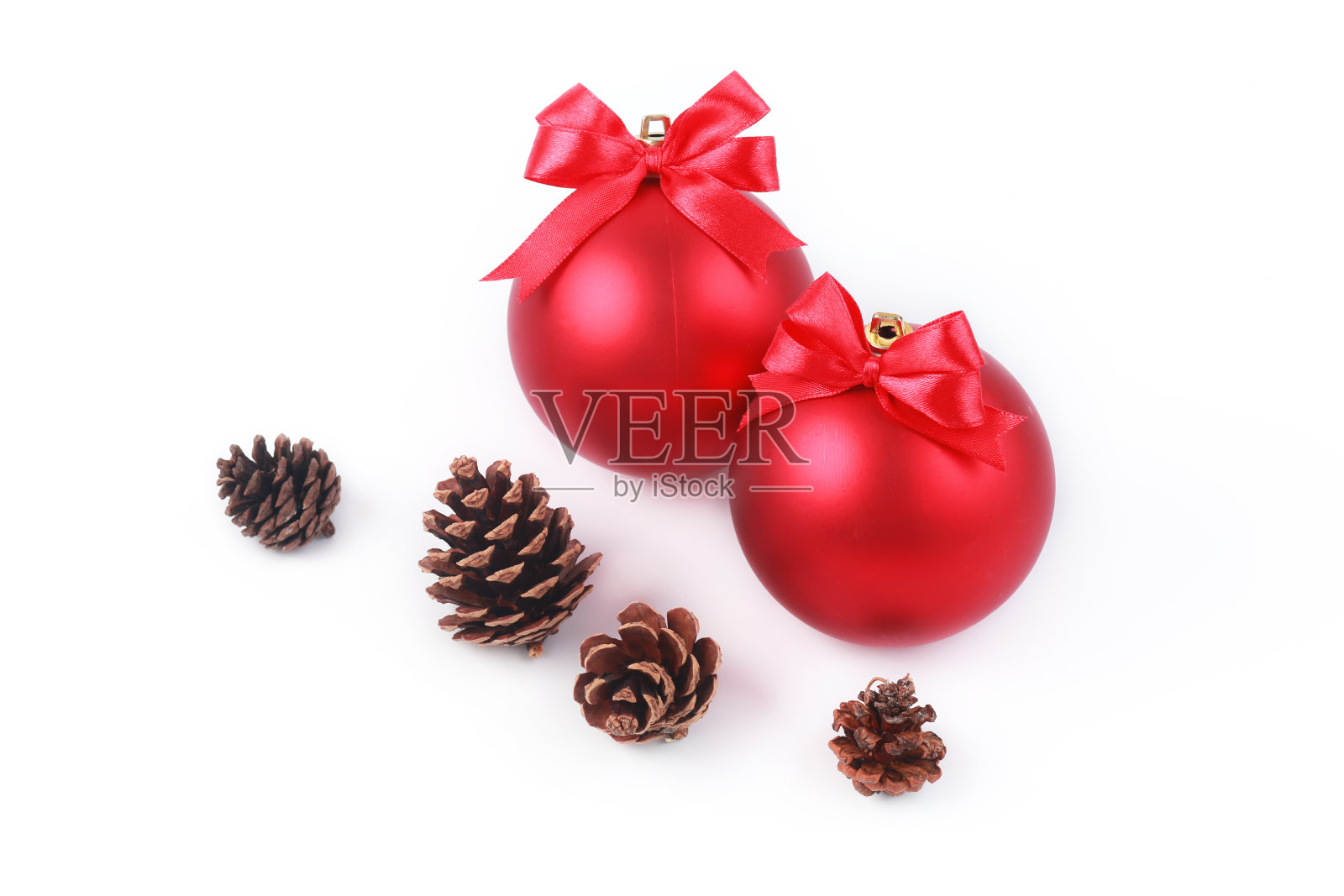 白色背景上的圣诞装饰品照片摄影图片