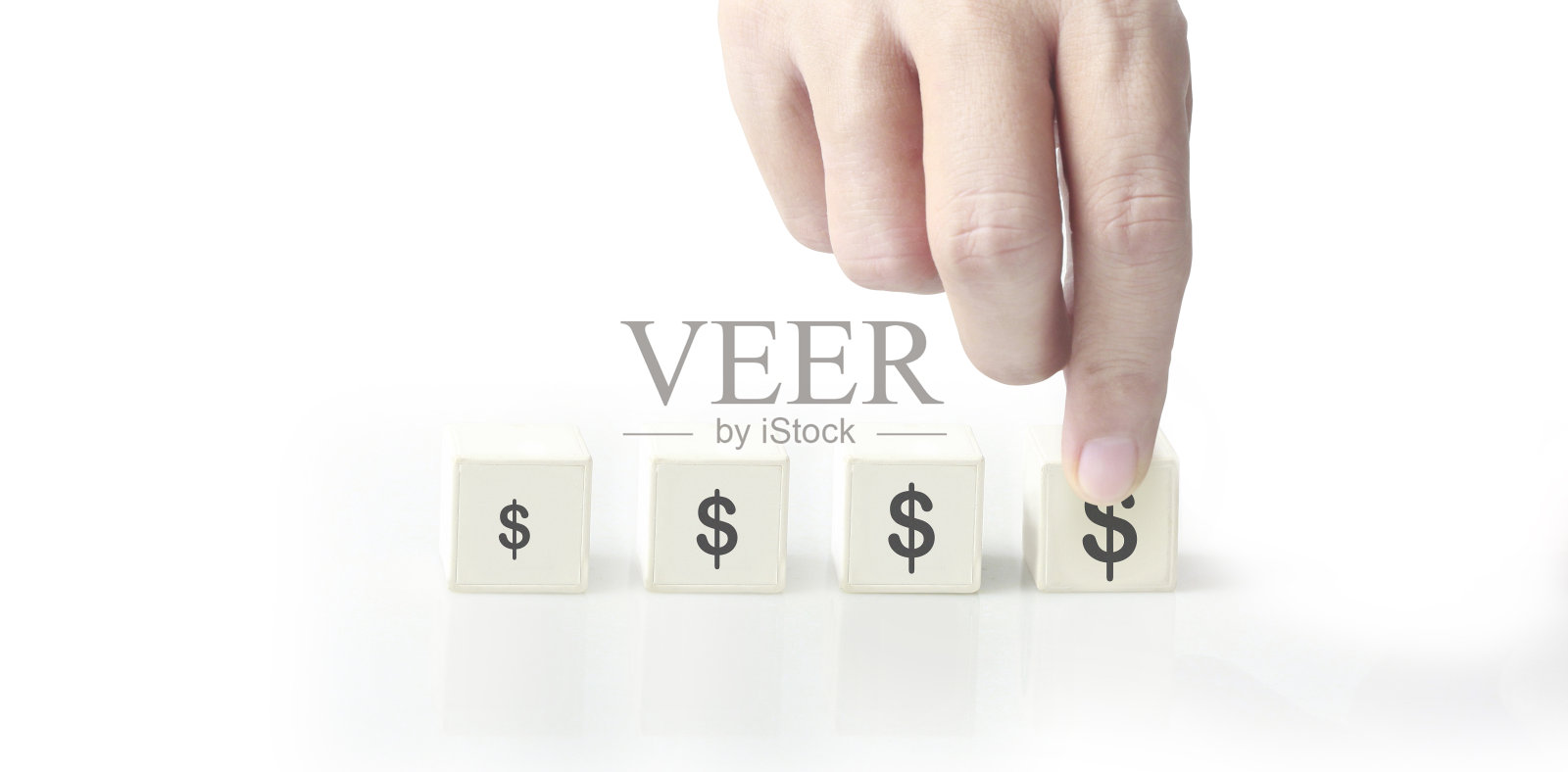 概念、创意、想法和创新。手持立方体块照片摄影图片