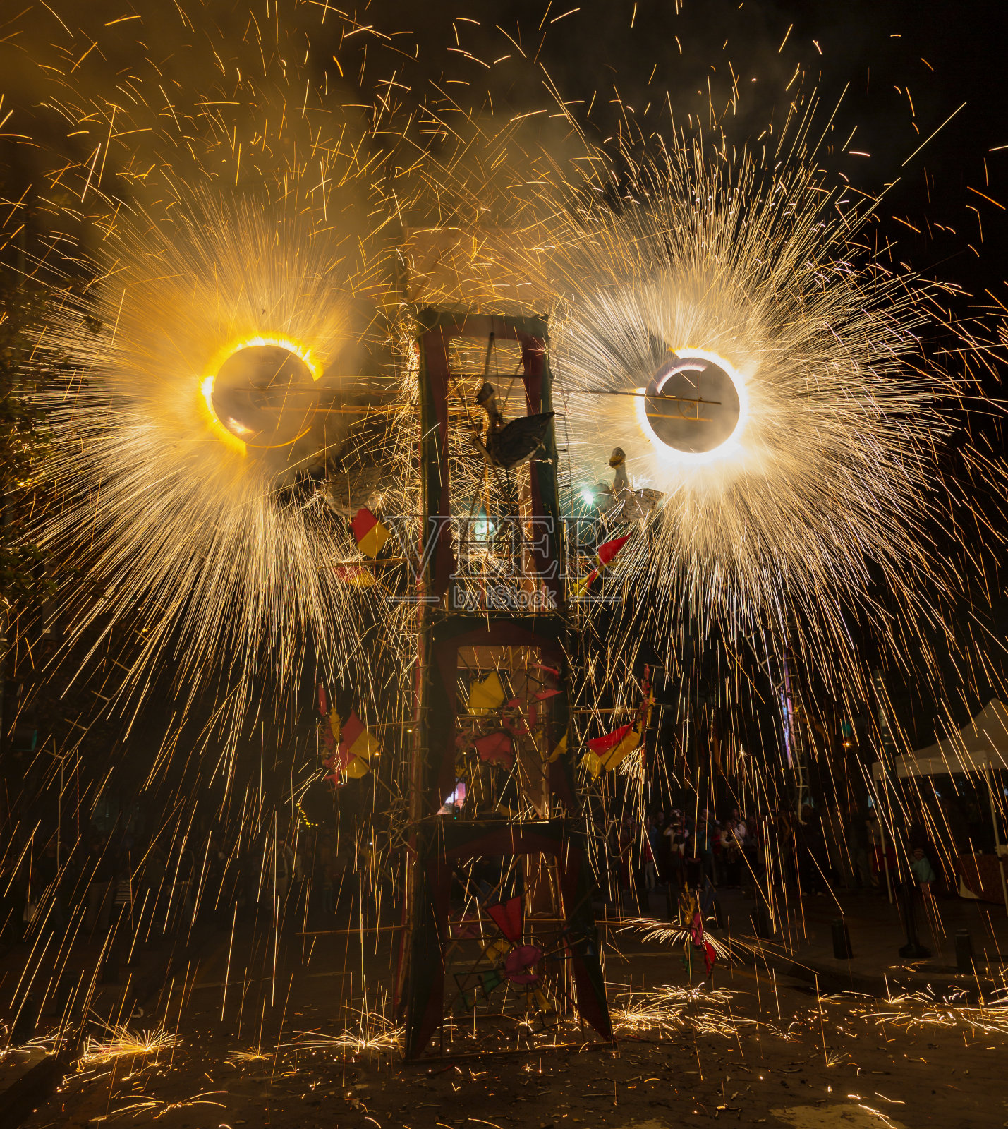 烟花城堡在厄瓜多尔很常见照片摄影图片