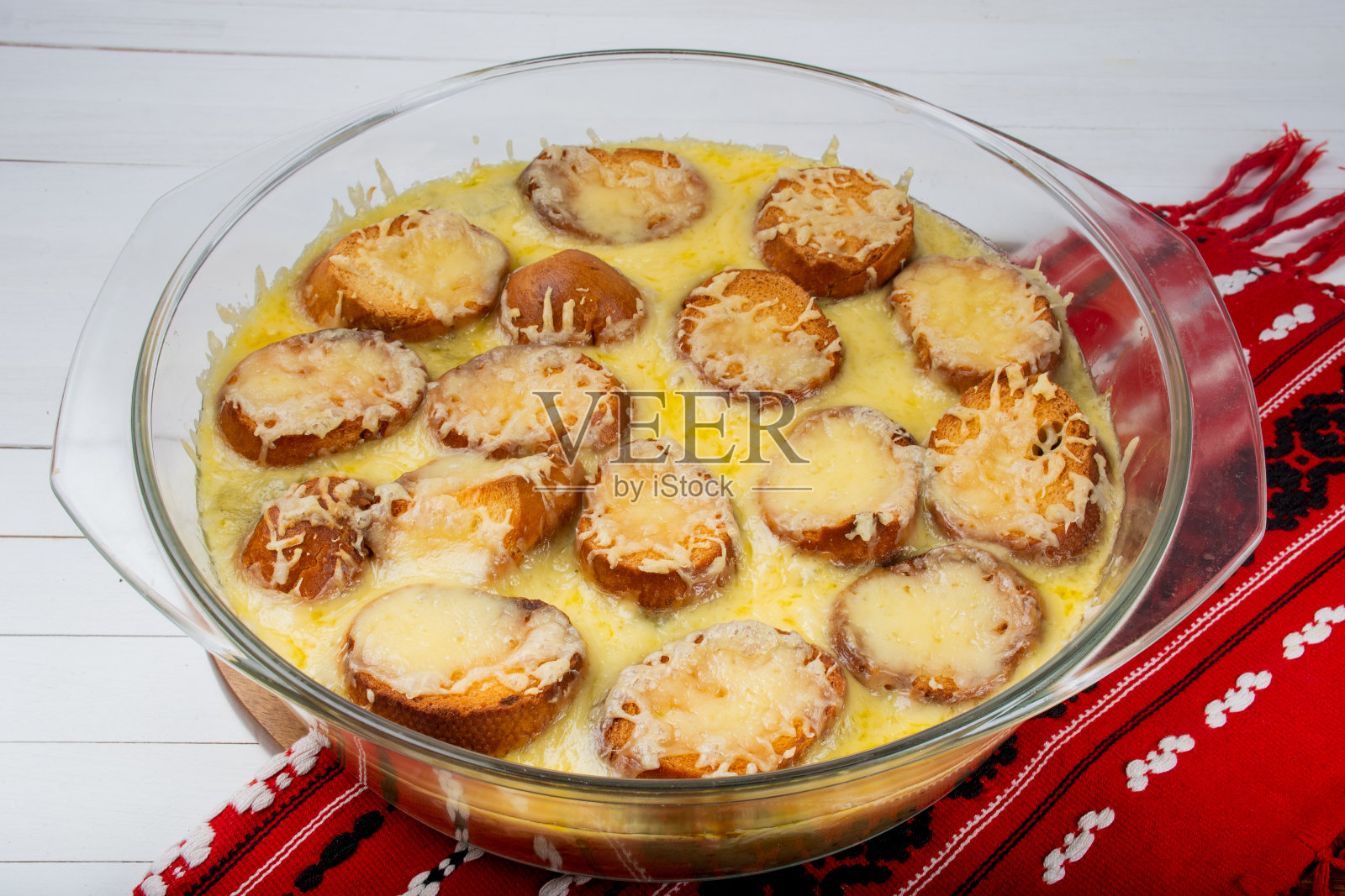 法国洋葱汤是一种通常以肉类和洋葱为原料的汤照片摄影图片