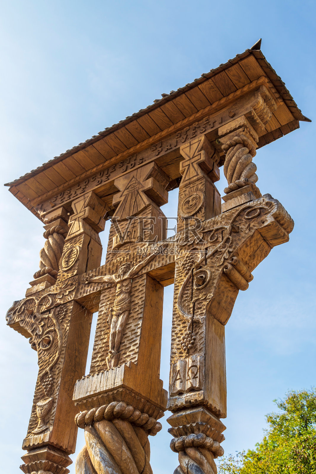 装饰性的木雕十字架罗马尼亚传统图案，马拉穆雷斯，罗马尼亚照片摄影图片