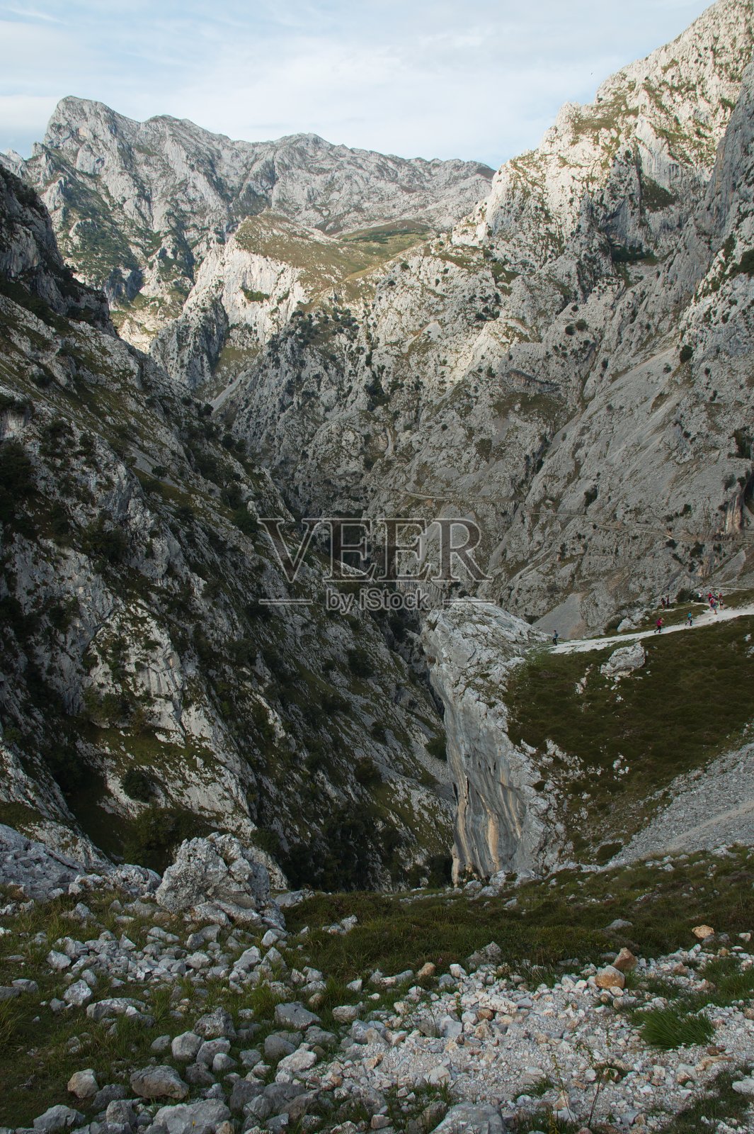 风景在徒步旅行小径Ruta del Cares从Poncebos到Cain在Picos de Europe在阿斯图里亚斯，西班牙，欧洲照片摄影图片