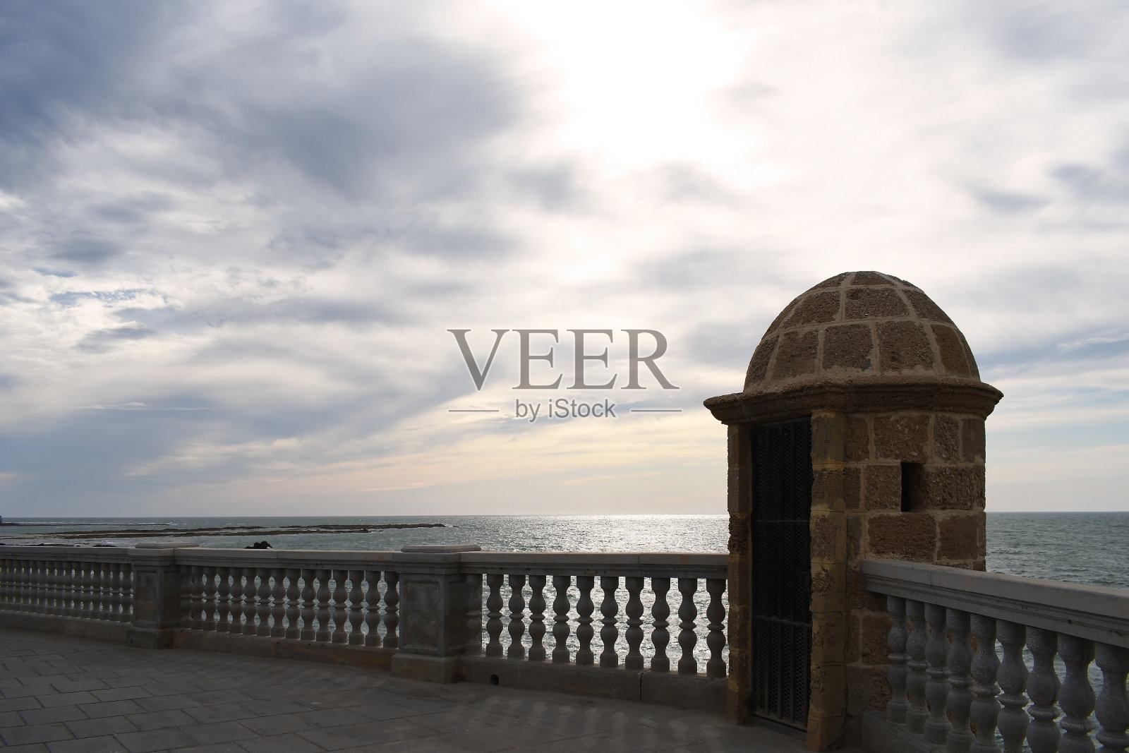 位于加的斯首都热那亚公园海湾的军事检查站。安达卢西亚。西班牙。欧洲。照片摄影图片