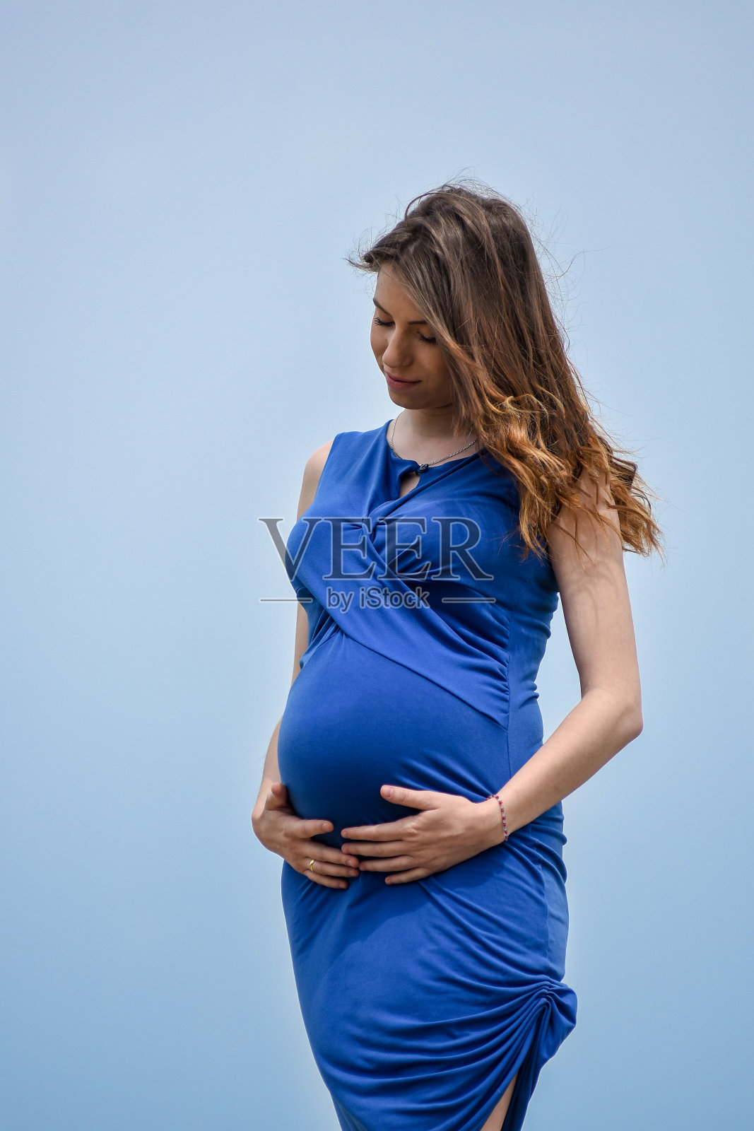 孕妇梦到孩子照片摄影图片