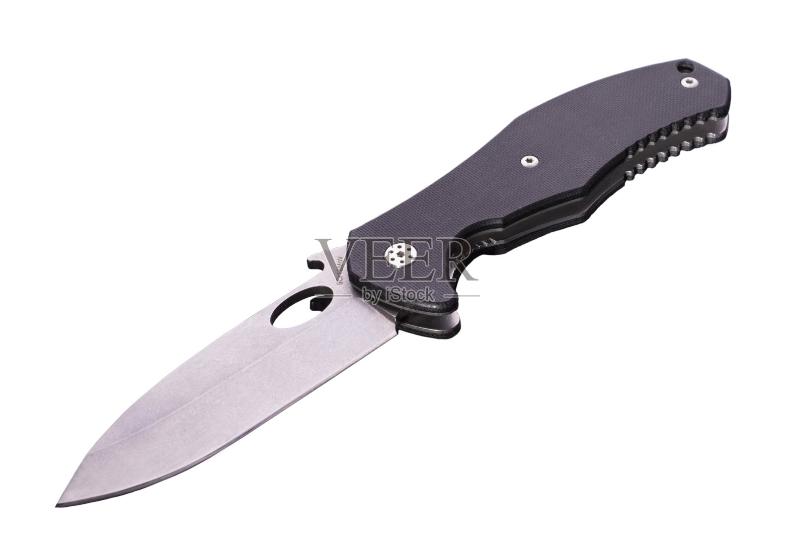 打开折叠口袋刀与纹理黑色复合塑料盖板钢处理孤立在白色背景。照片摄影图片