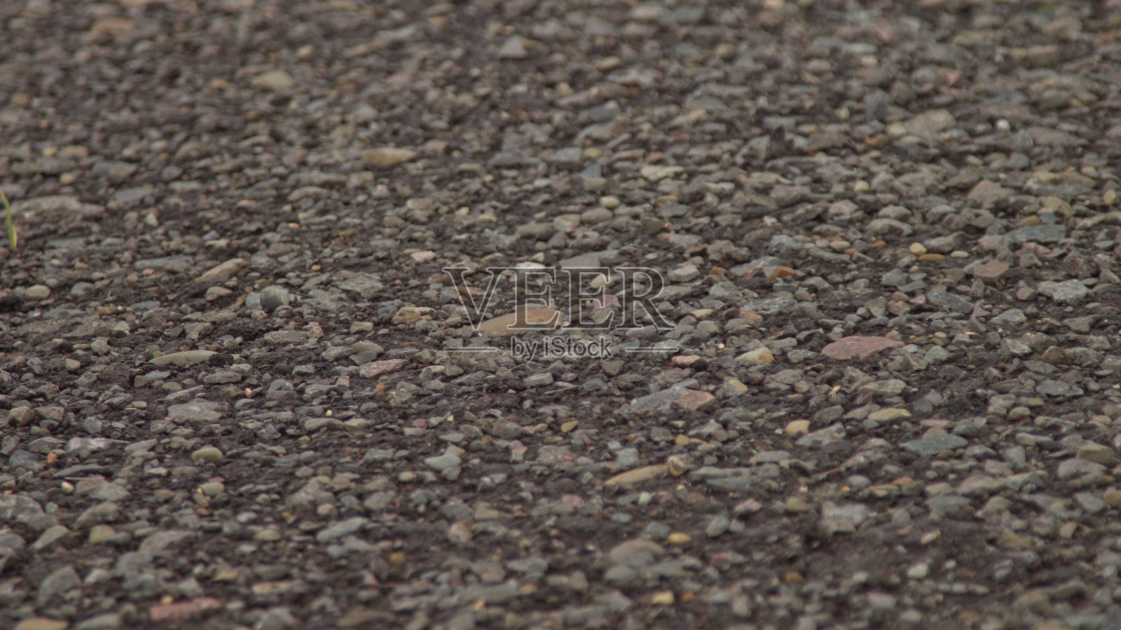 石材背景，背景工程的准备工作，为铺路，石材靠近道路，准确的内衬石材和砾石施工前，施工的基础照片摄影图片