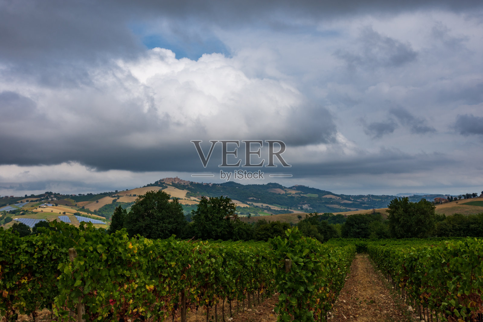 伯纳德拉，阿斯科利·皮切诺，马奇。夏天观点照片摄影图片