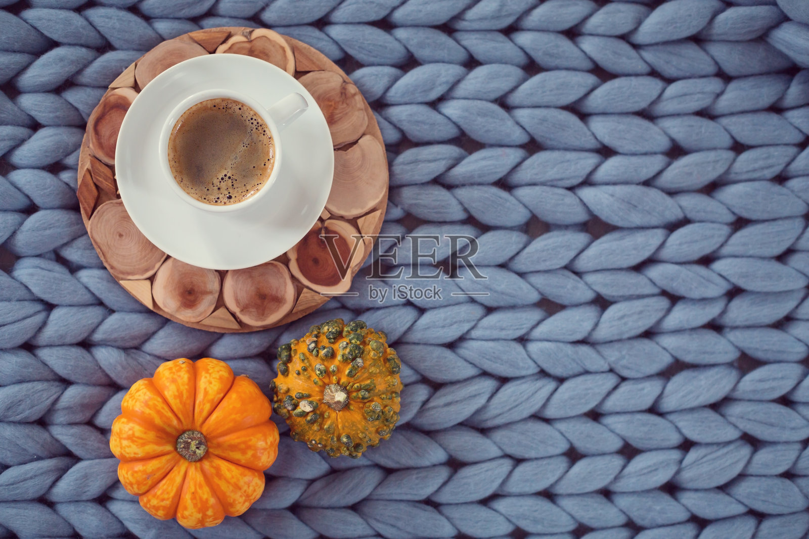 秋季概念，温馨的家照片摄影图片