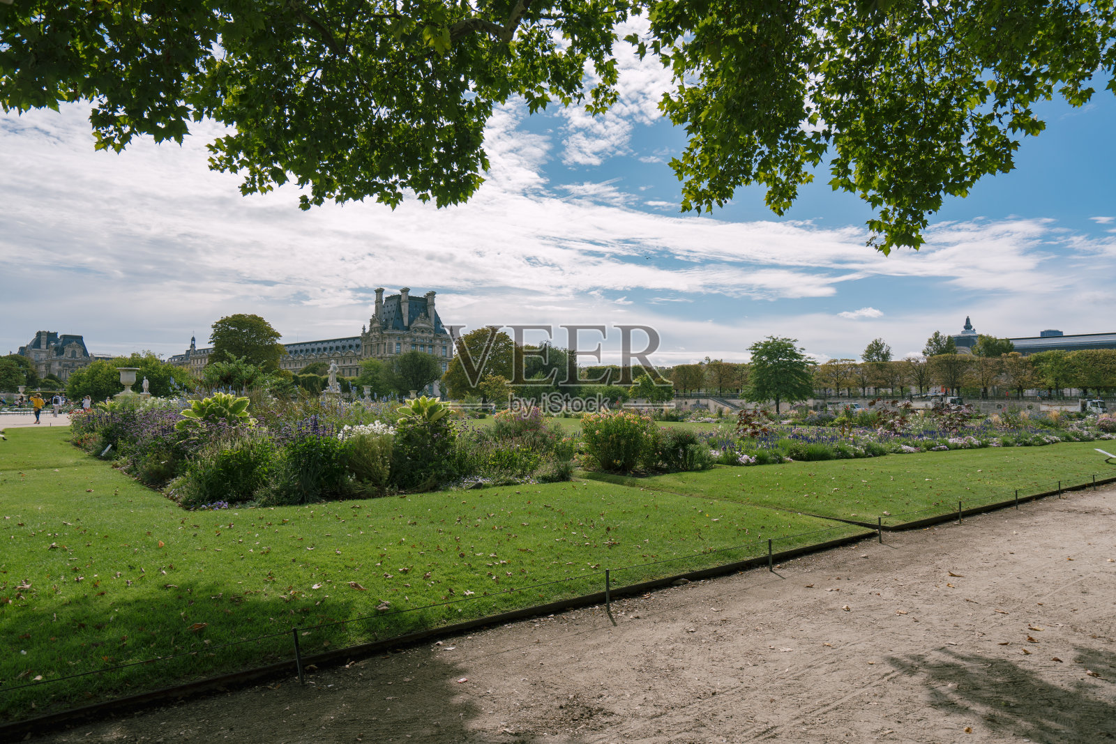 法兰西大教堂的园丁照片摄影图片