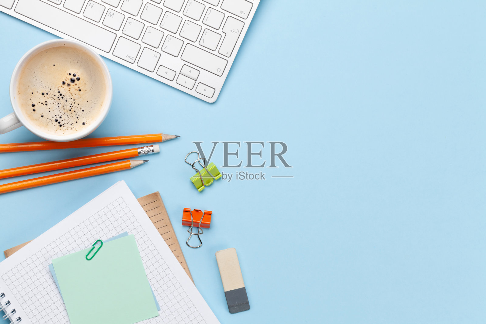 商务办公桌工作场所和办公用品照片摄影图片