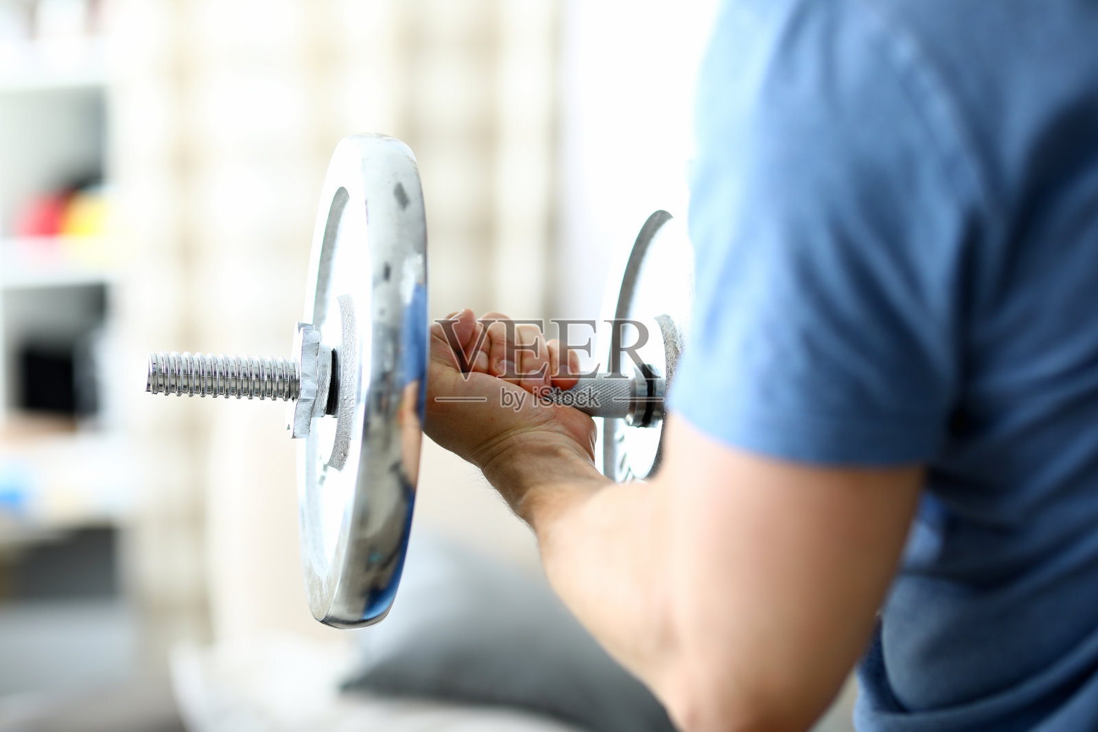 男火车室内配备设备照片摄影图片