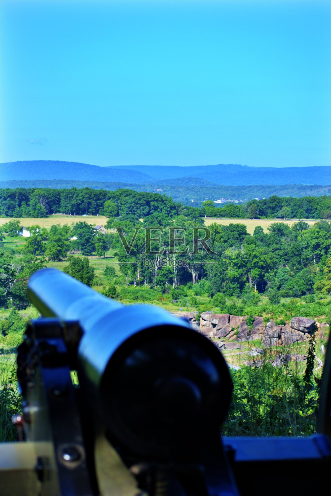 俯瞰魔鬼巢穴的美国大炮照片摄影图片