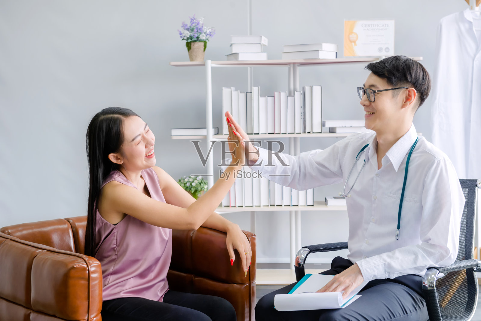 精神疾病女性患者照片摄影图片