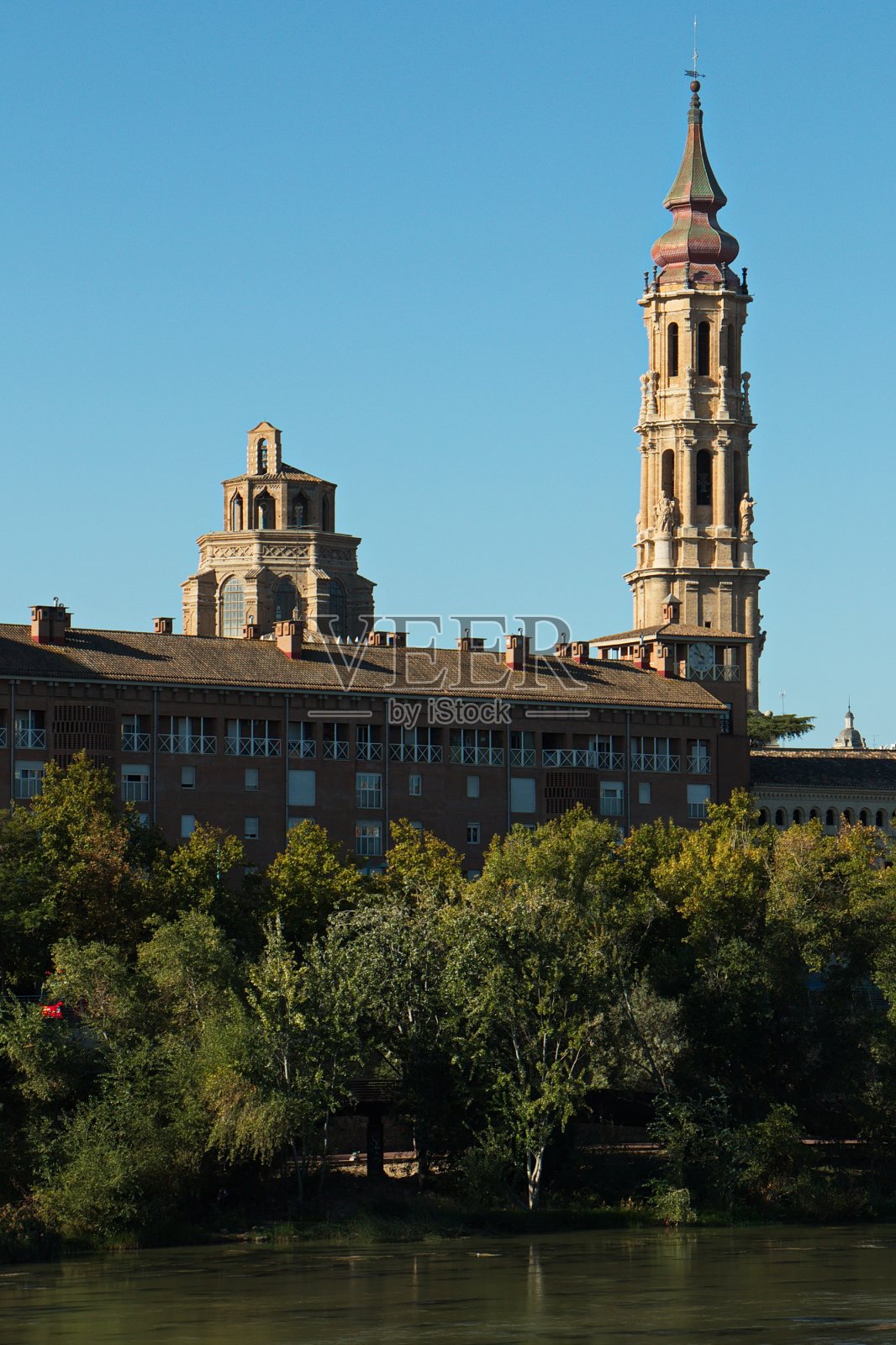 位于欧洲西班牙萨拉戈萨的萨拉戈萨救世主大教堂照片摄影图片