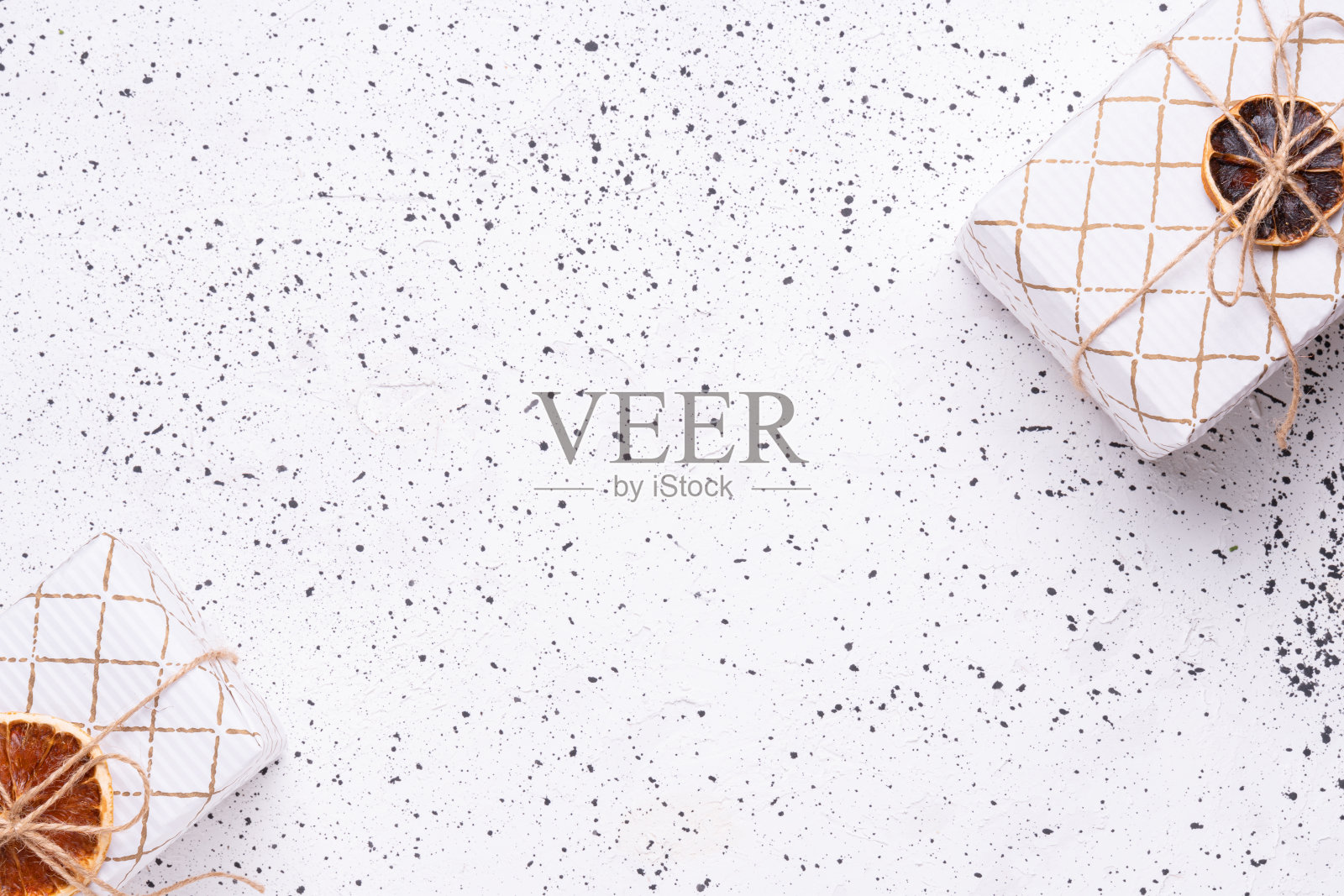 圣诞白色生态礼物上的白色背景照片摄影图片