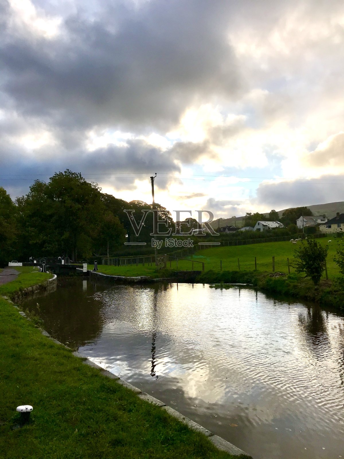 秋天的英国运河照片摄影图片