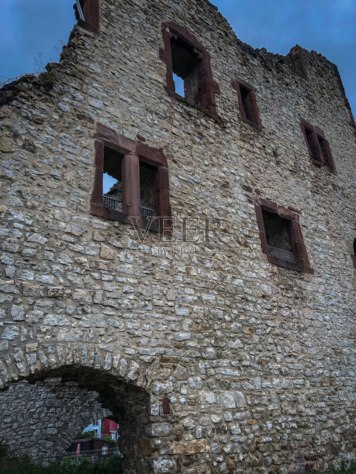 Beautiful view of the castle ruins "Landeck" in "Baden-Württemberg" in southwest Germany.照片摄影图片