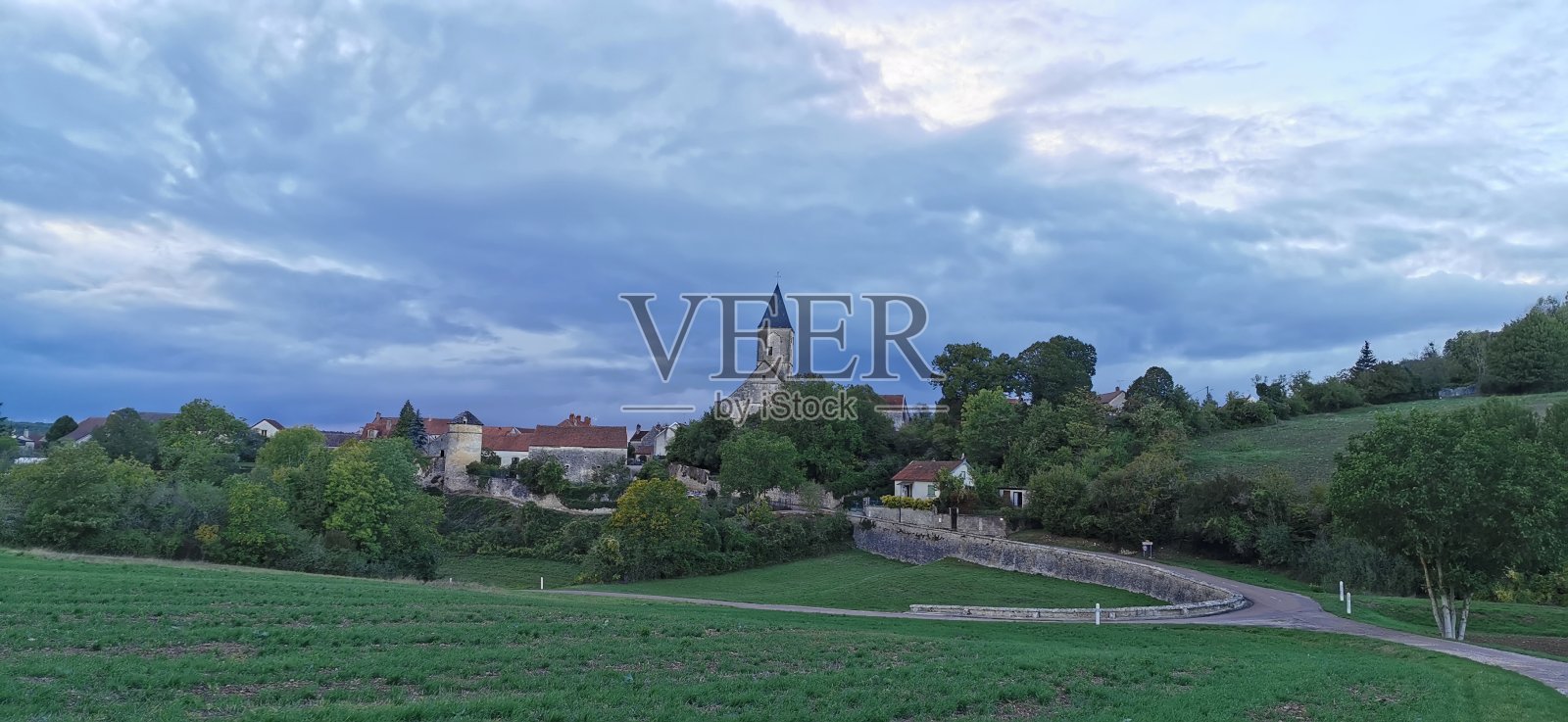 鲁格蒙特市中心，勃艮第照片摄影图片