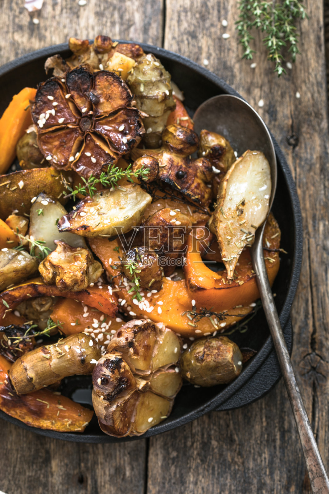 炸洋姜配南瓜和调味料照片摄影图片