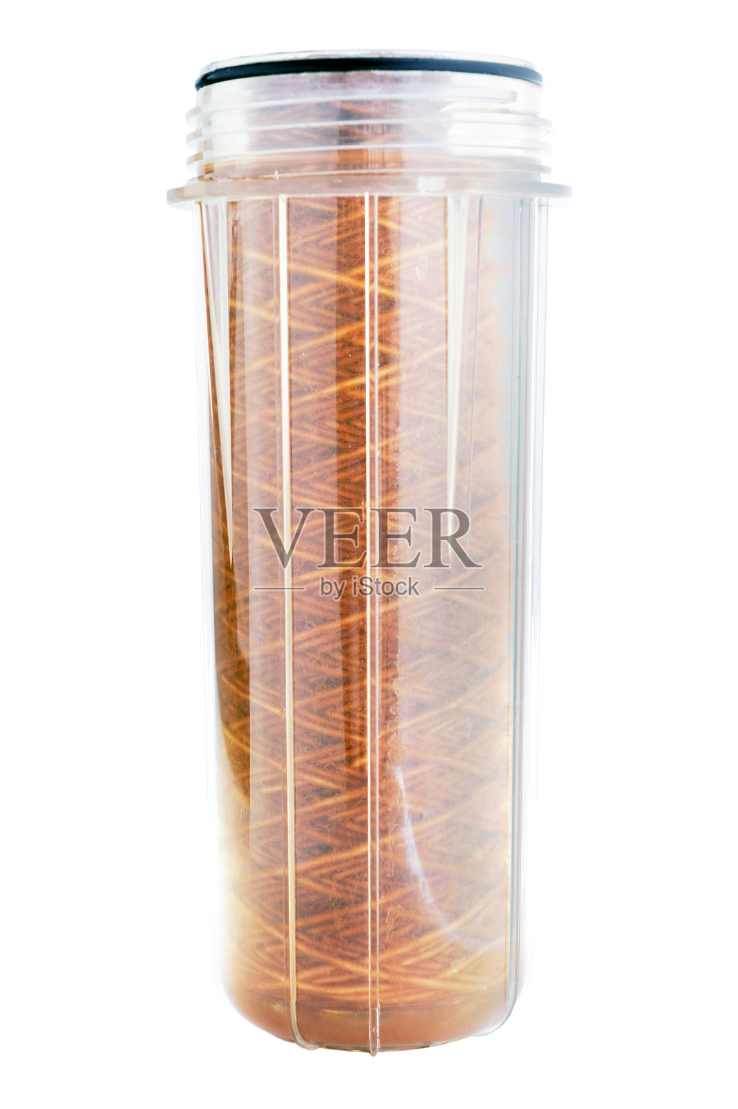 用过的水过滤家庭从饮用水系统隔离在白色背景照片摄影图片