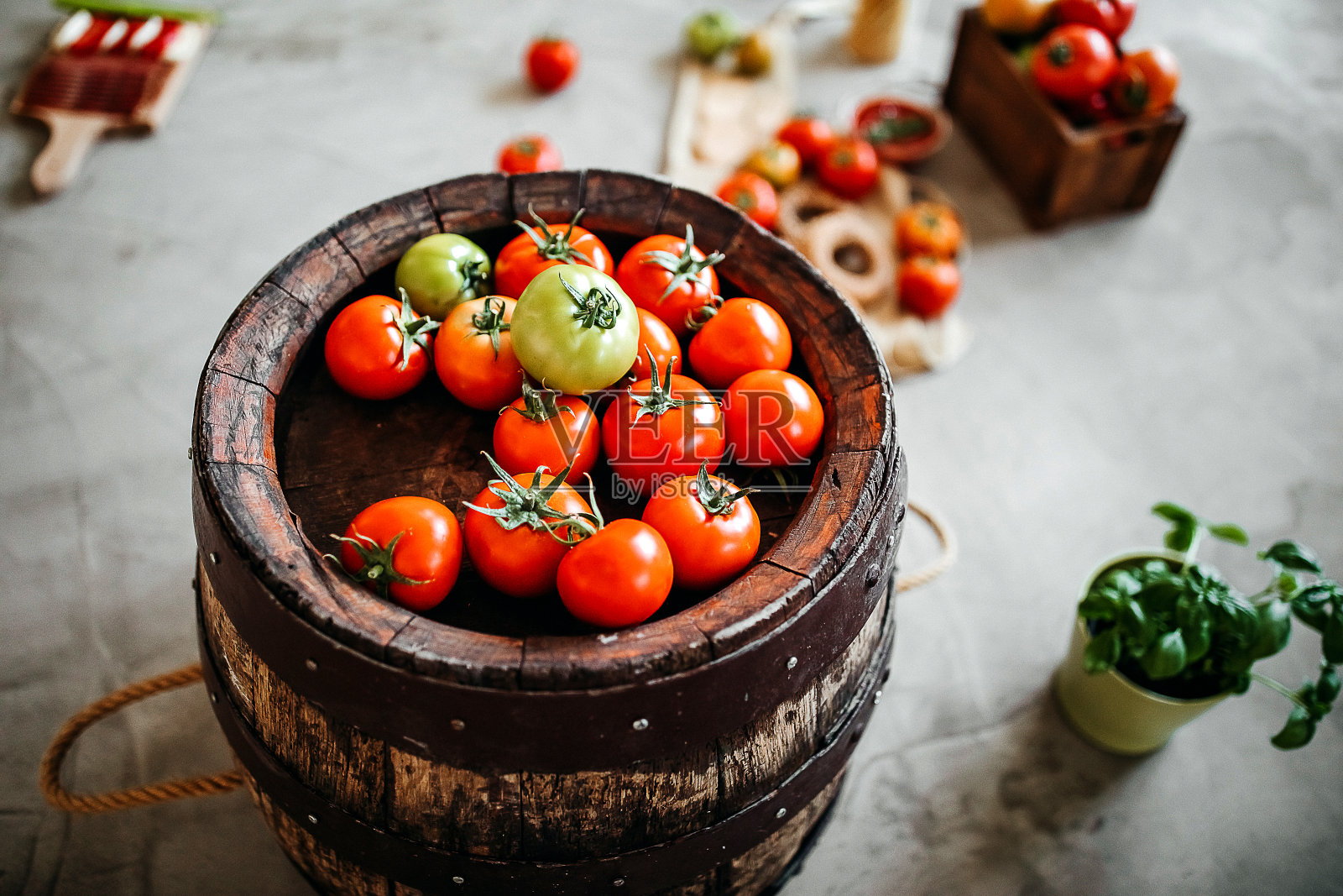 红色是健康的照片摄影图片