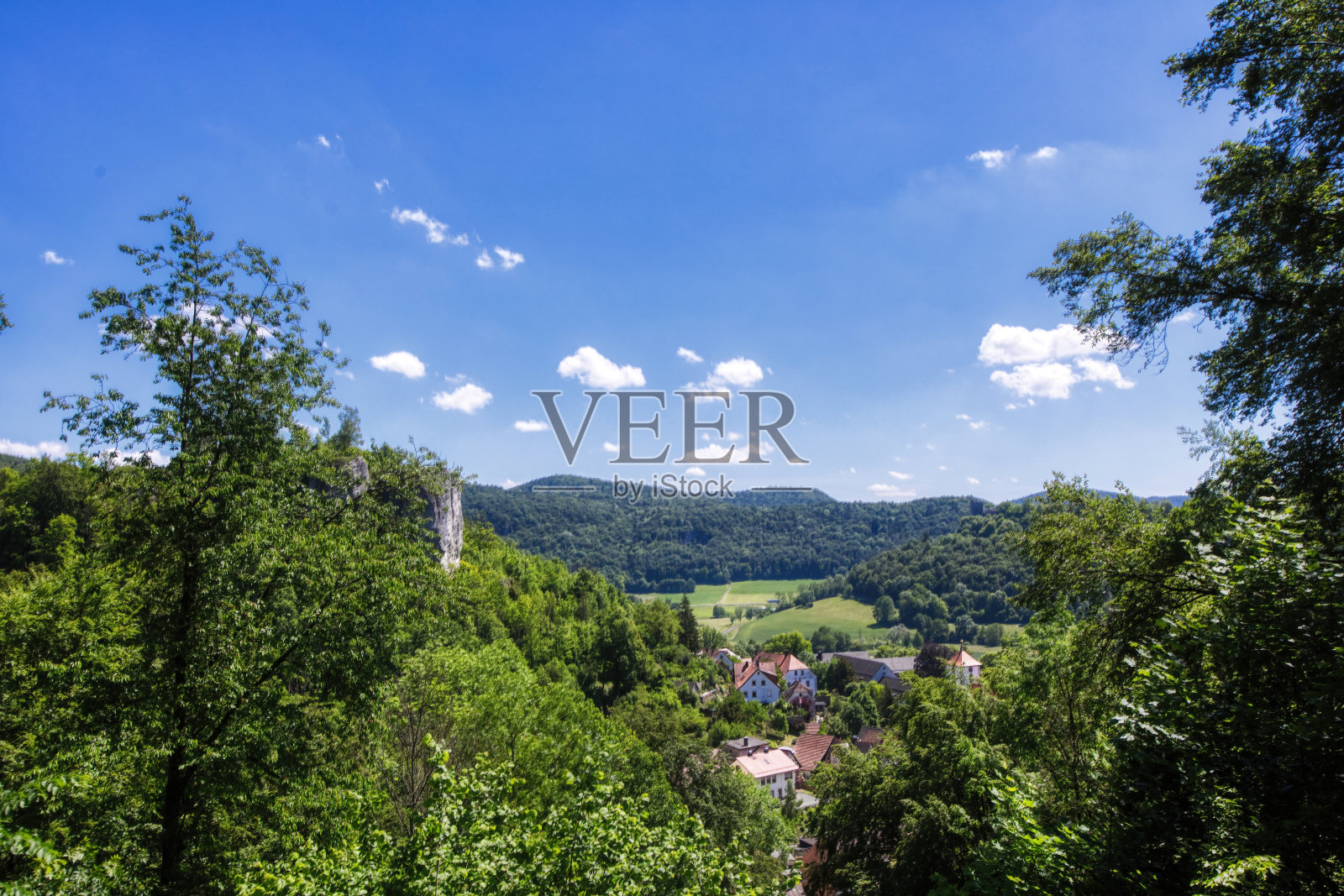 瑞士史特堡附近的弗朗哥尼亚风景照片照片摄影图片