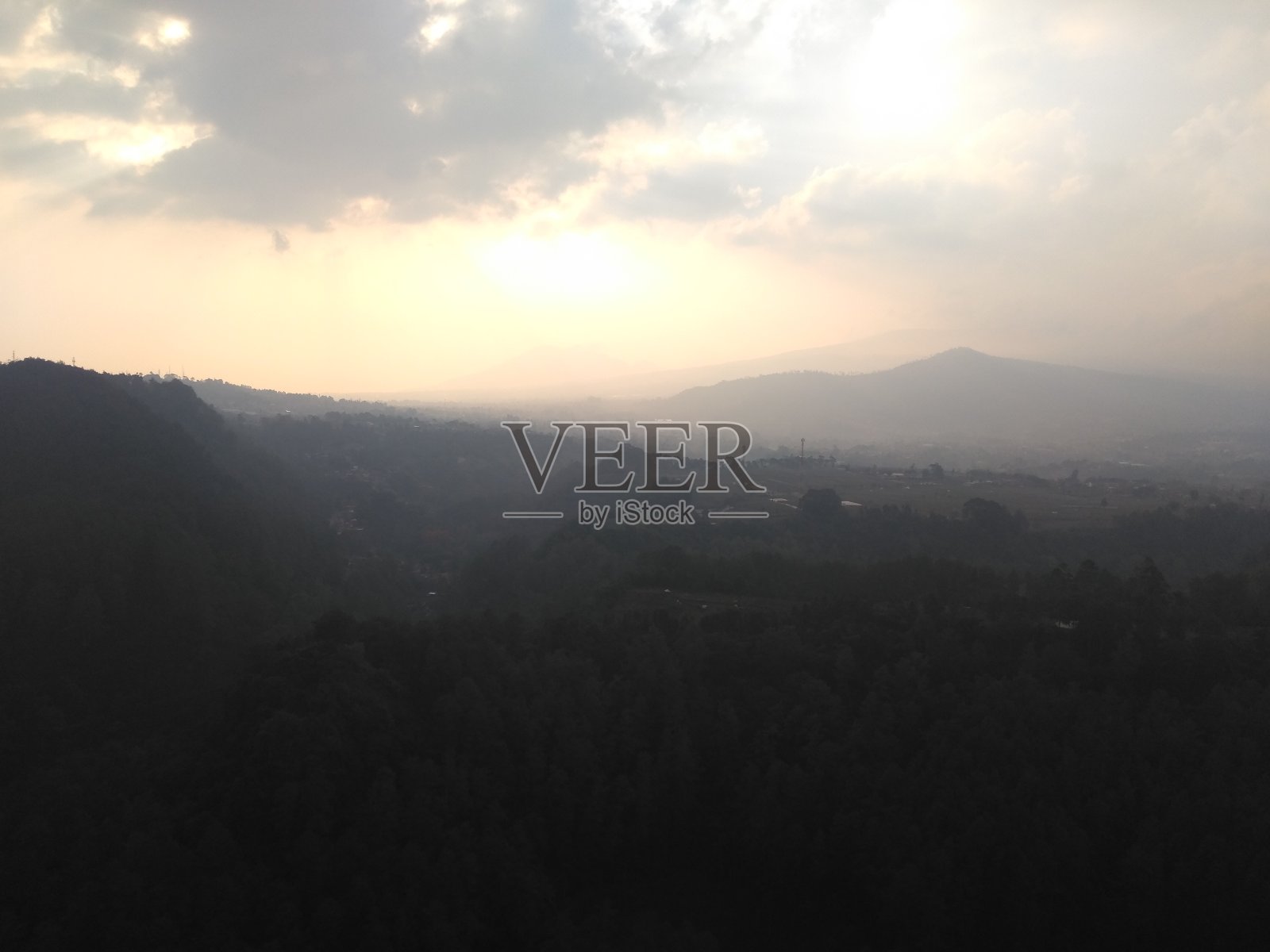 日落高崖全景照片摄影图片