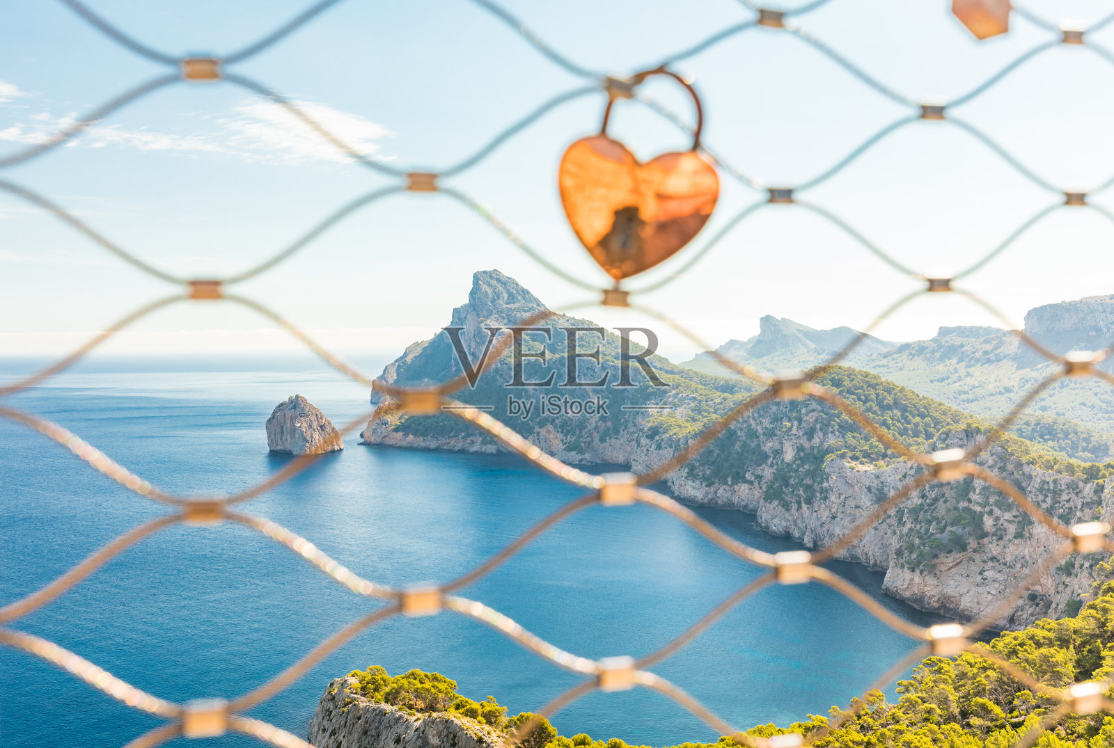 西班牙马略卡岛海岸，佛门托角地区照片摄影图片