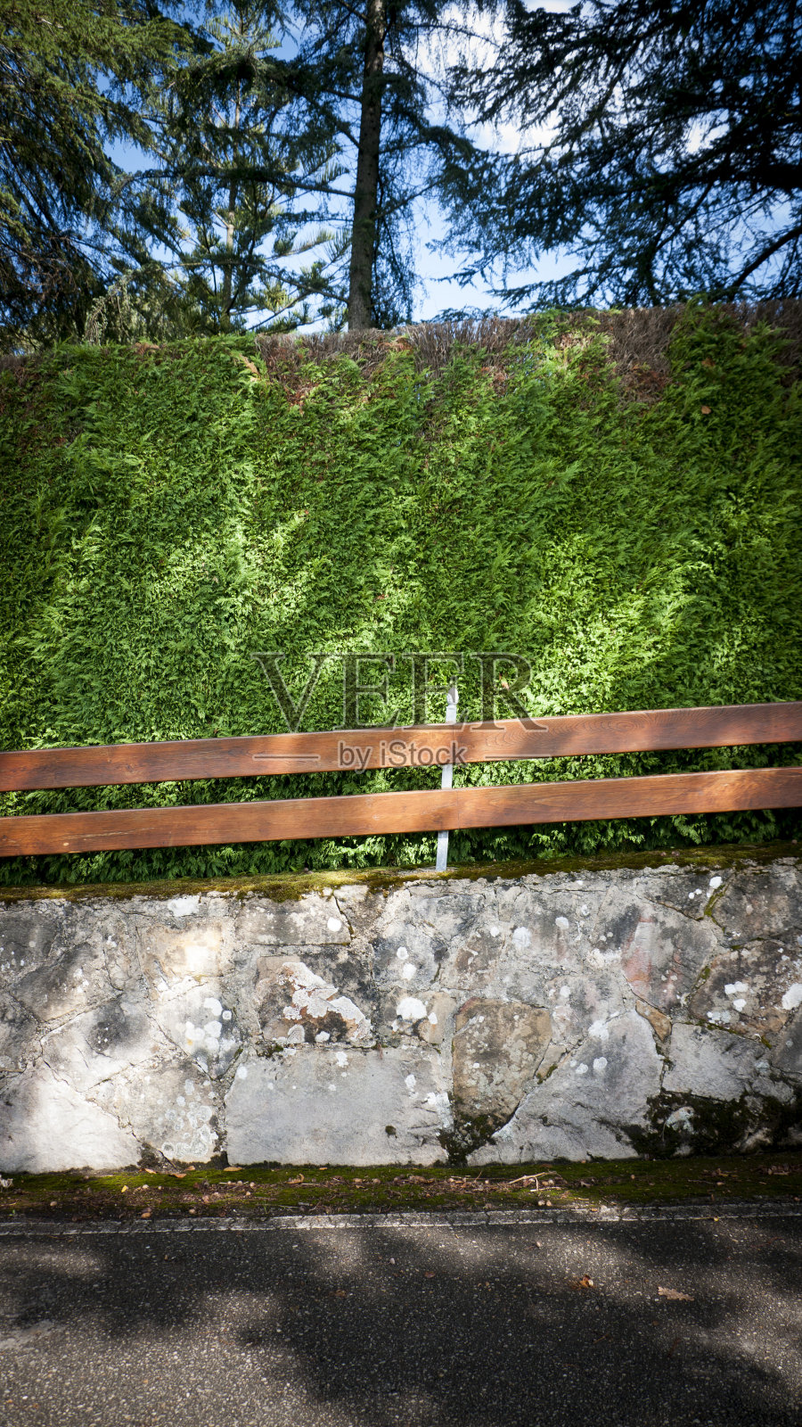 木石栅栏照片摄影图片