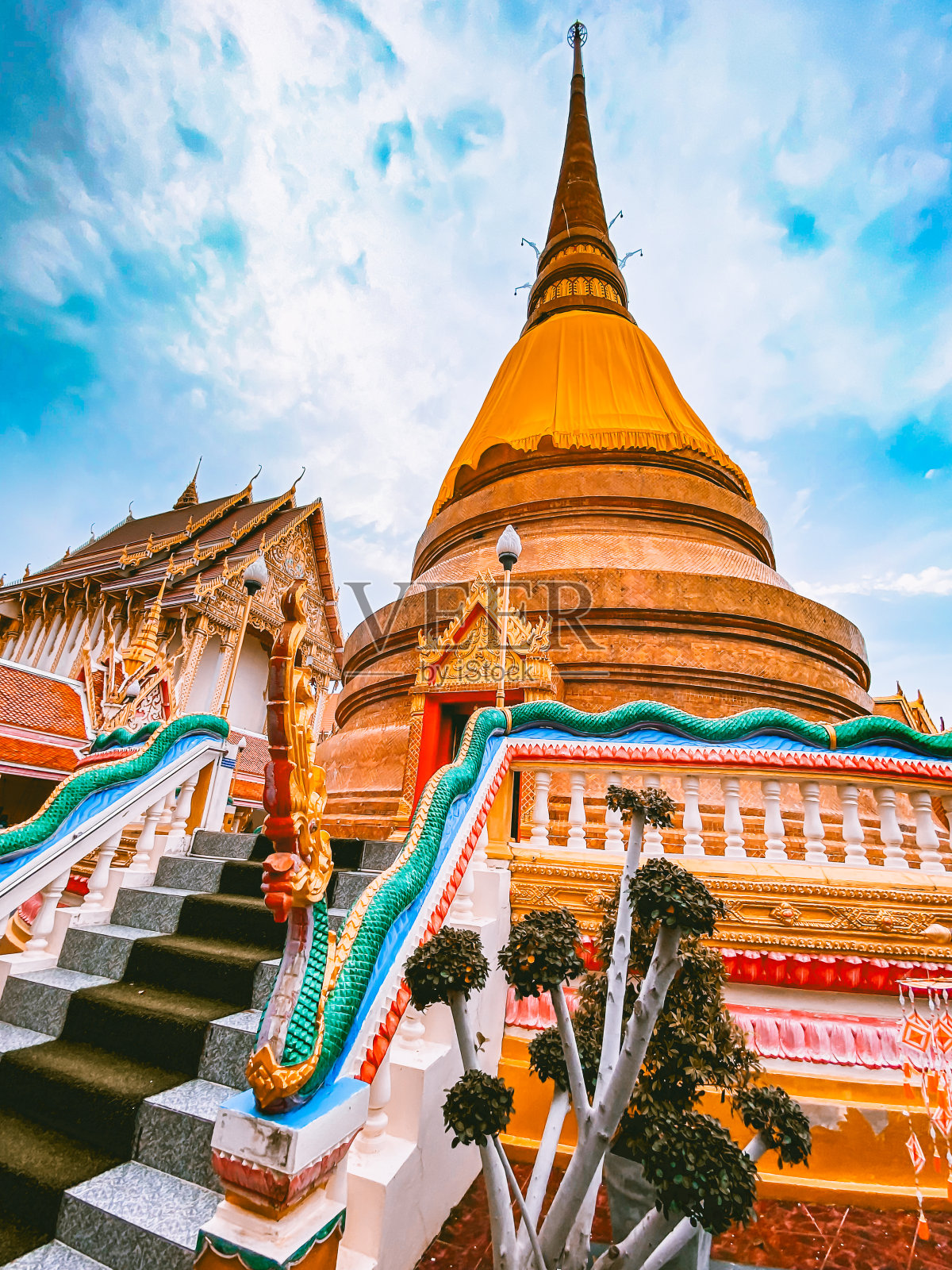 在泰国孔敬市的农旺和赵Por Lak Muang寺庙周围散步照片摄影图片