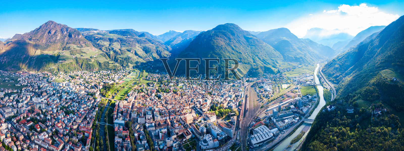 波尔扎诺航空全景，意大利照片摄影图片