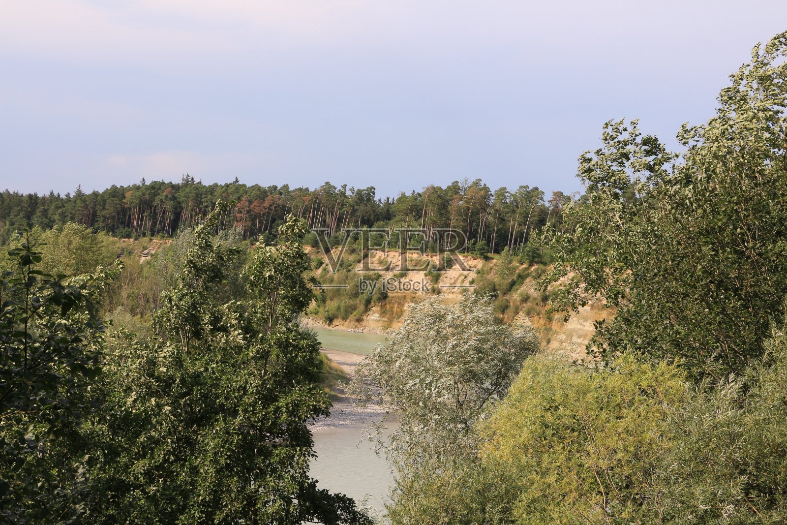 河客栈附近Mühldorf am客栈的观点照片摄影图片