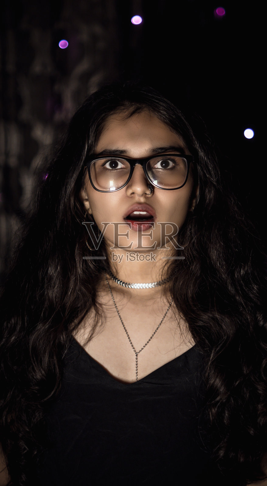 自信的化妆女人照片摄影图片