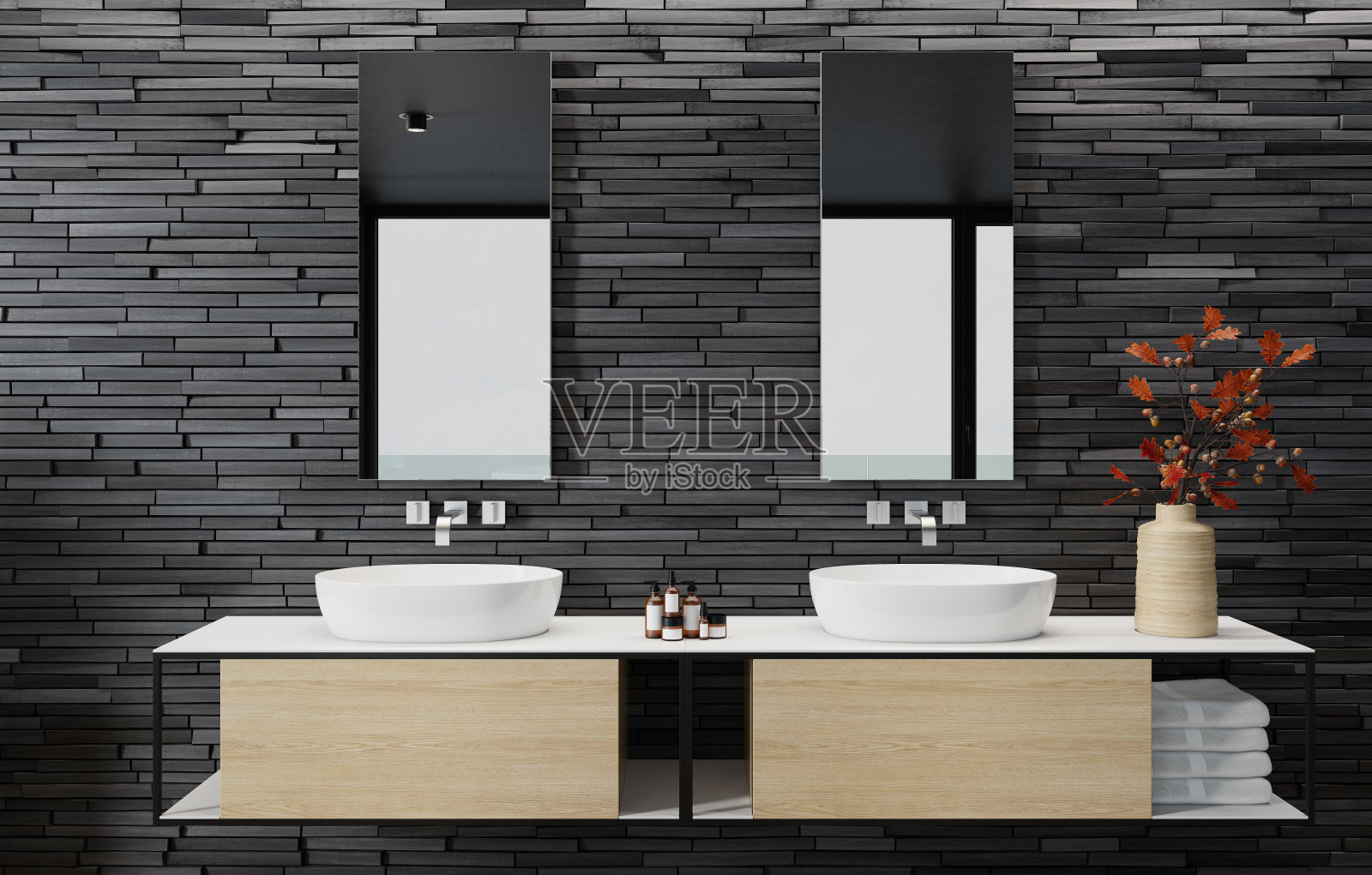 豪华公寓浴室内部，配有大型全景窗和板岩石背景墙照片摄影图片