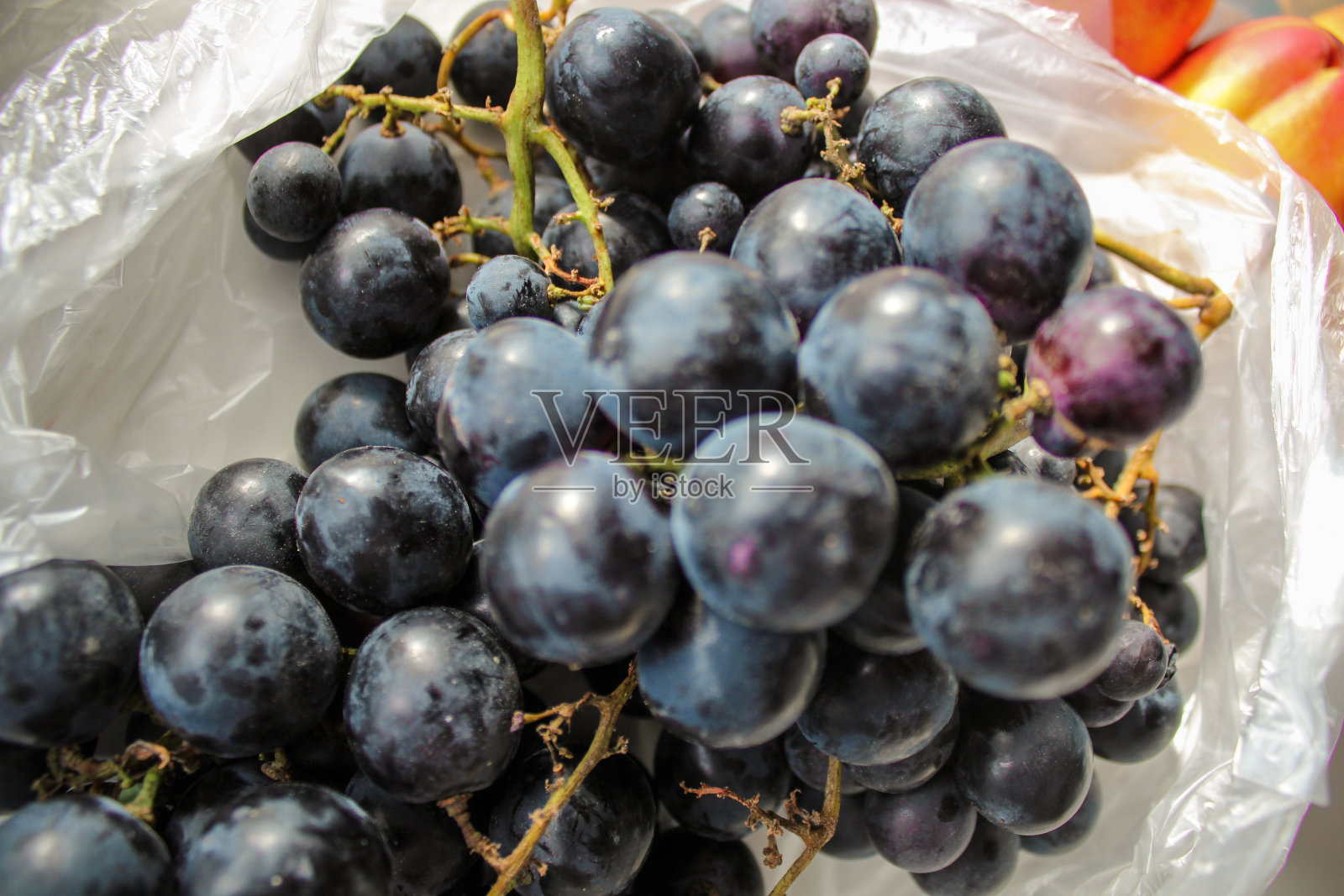 农贸市场的新鲜葡萄果实照片摄影图片