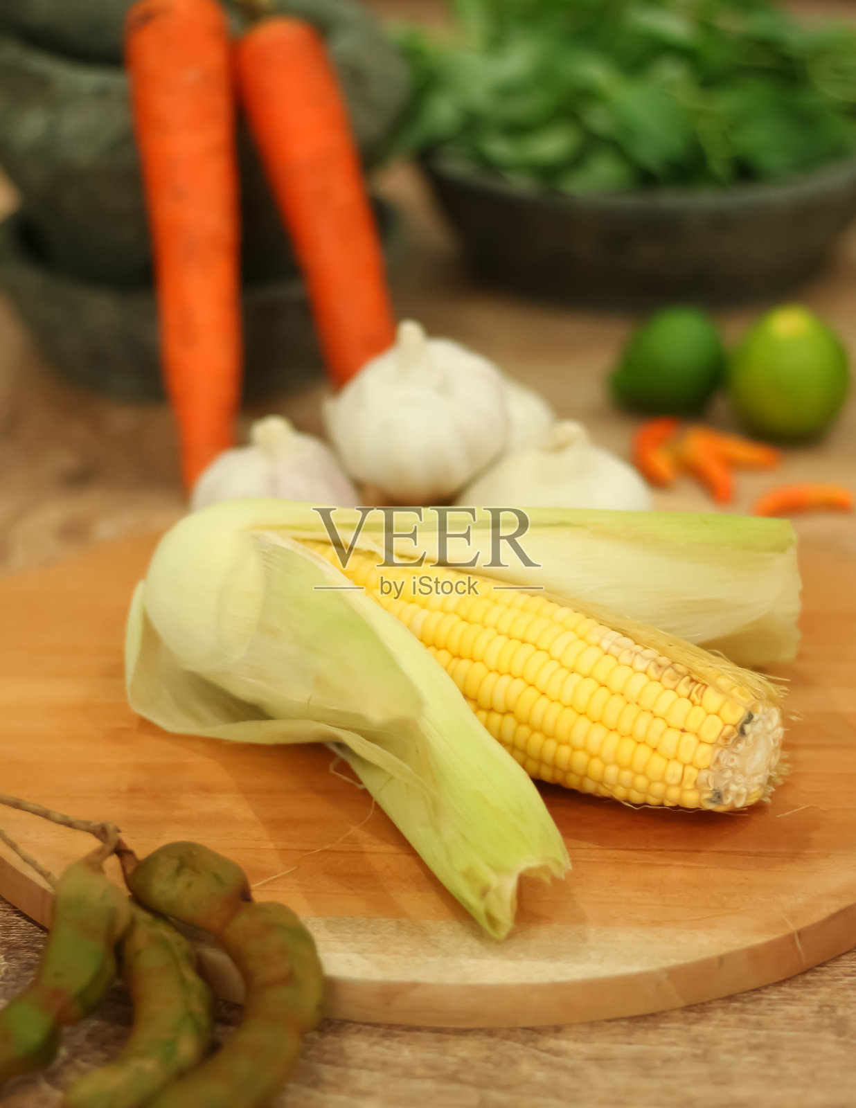 新鲜的玉米照片摄影图片