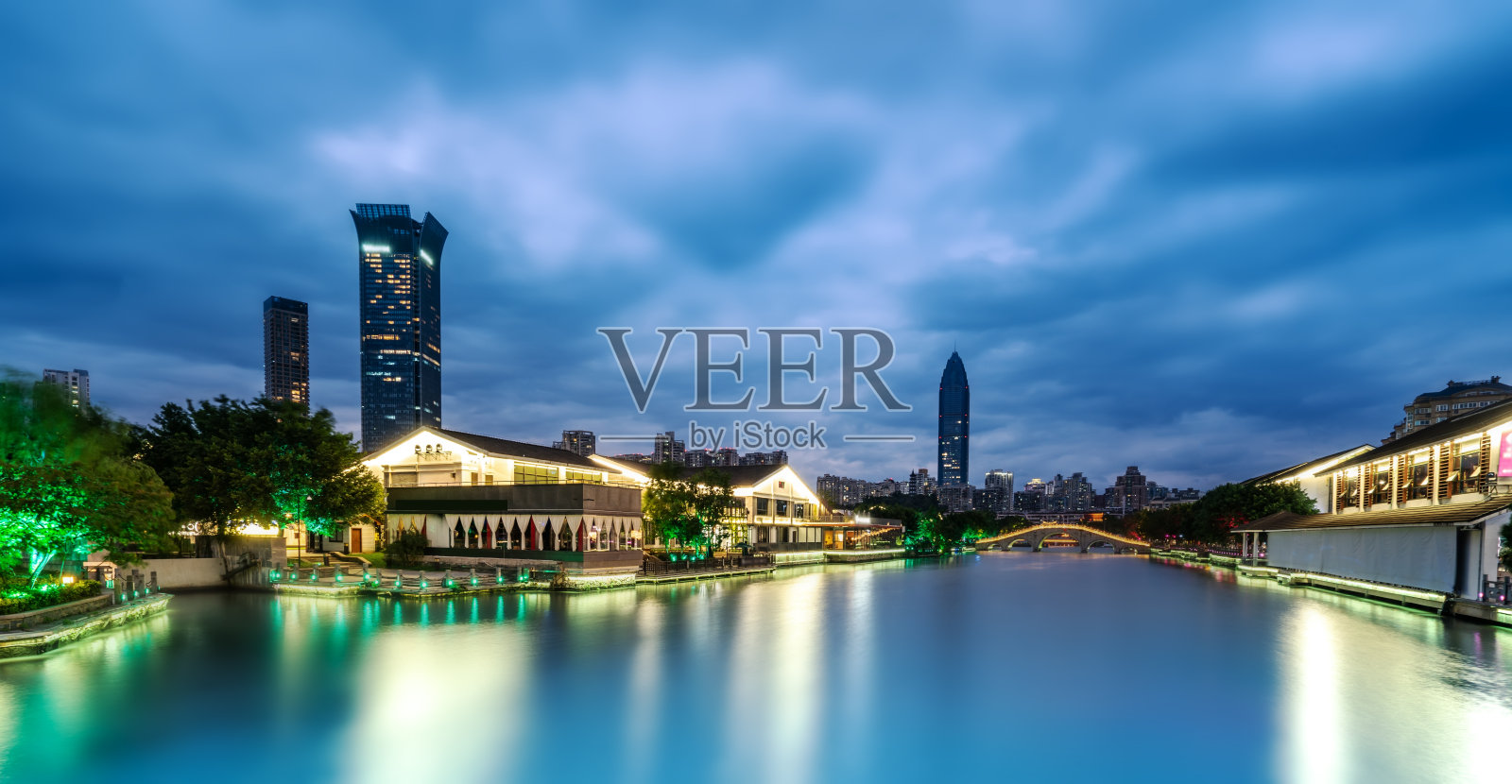 温州南塘街夜景照片摄影图片