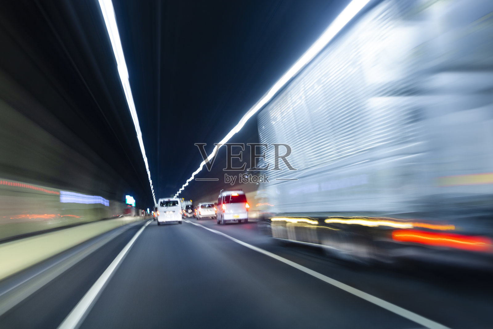 超速行驶隧道照片摄影图片