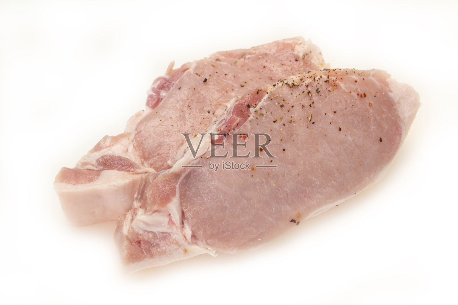 烧烤用的生猪肉排照片摄影图片