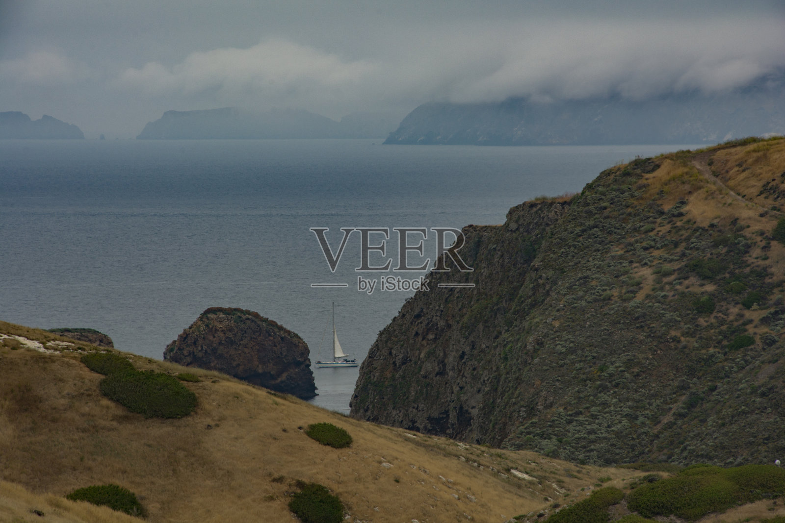 太平洋岛链上的帆船照片摄影图片