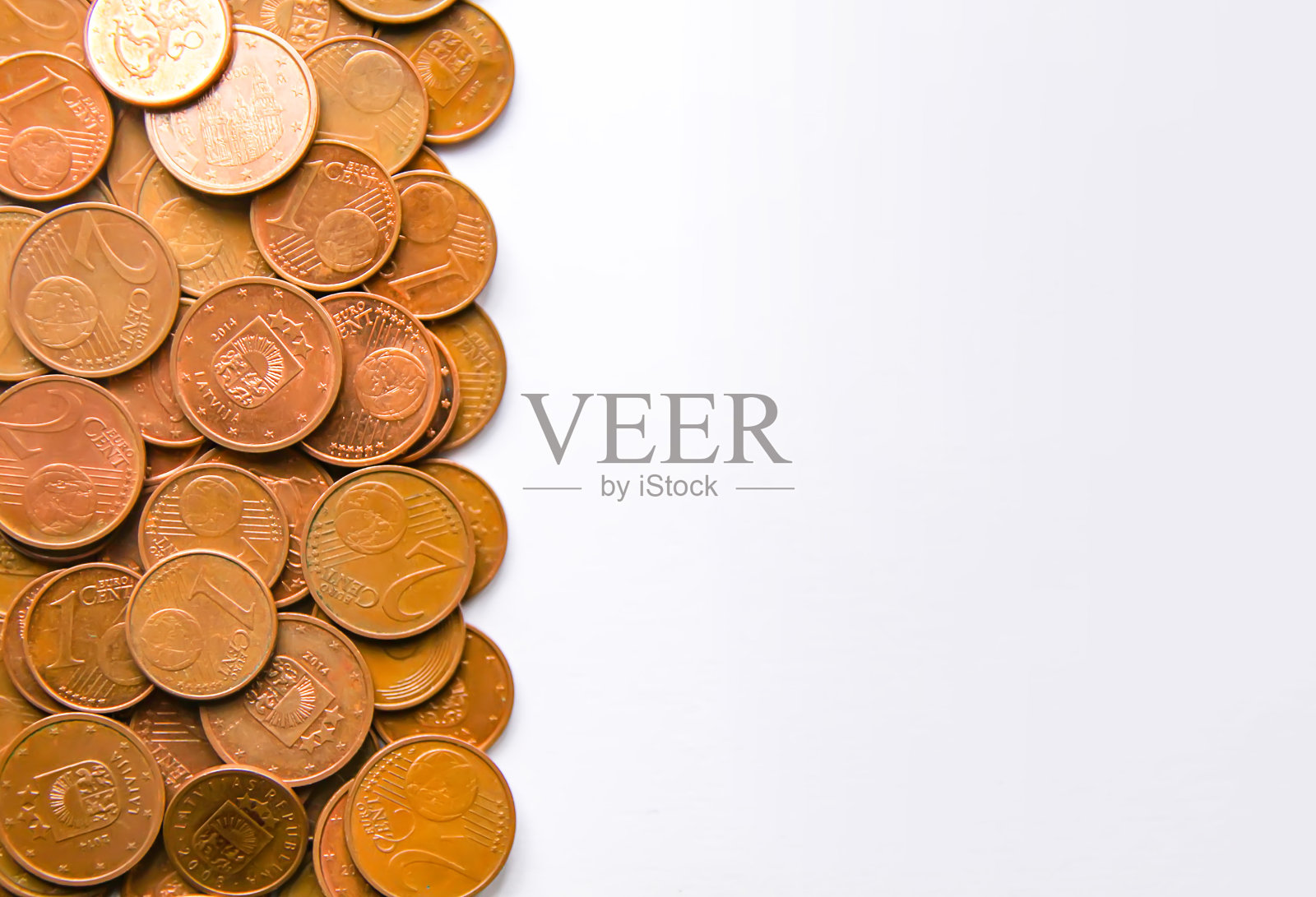 拉脱维亚发行的不同面额的欧元硬币照片摄影图片