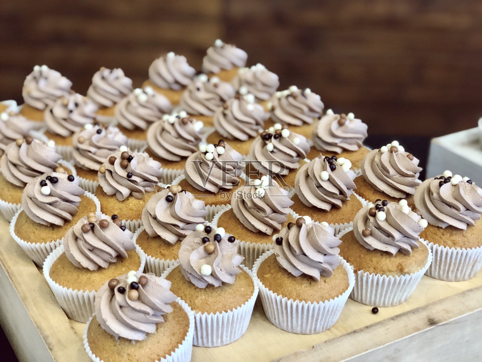 巧克力奶油松饼特写照片摄影图片