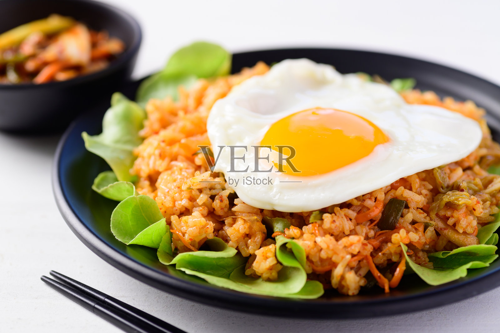 韩国食物，泡菜炒饭炒蛋照片摄影图片