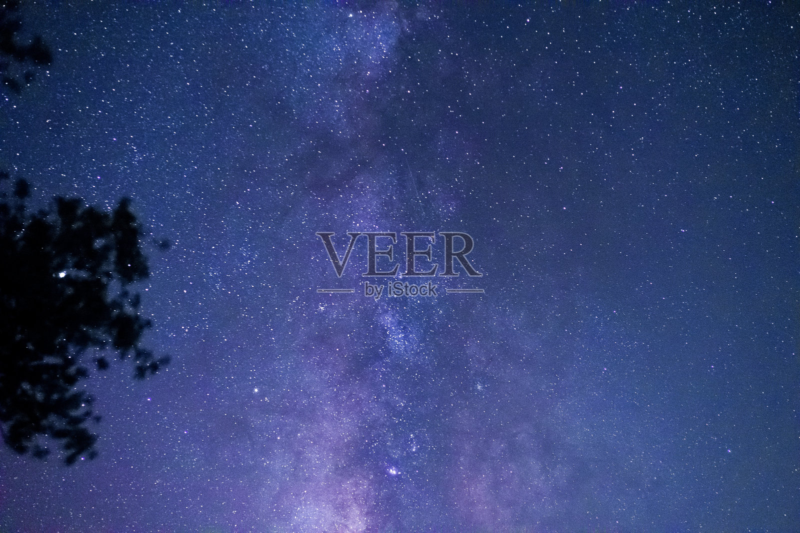 银河观摄影在一个长曝光，夜间照片，在Alqueva，自然星天文台在Alentejo葡萄牙照片摄影图片