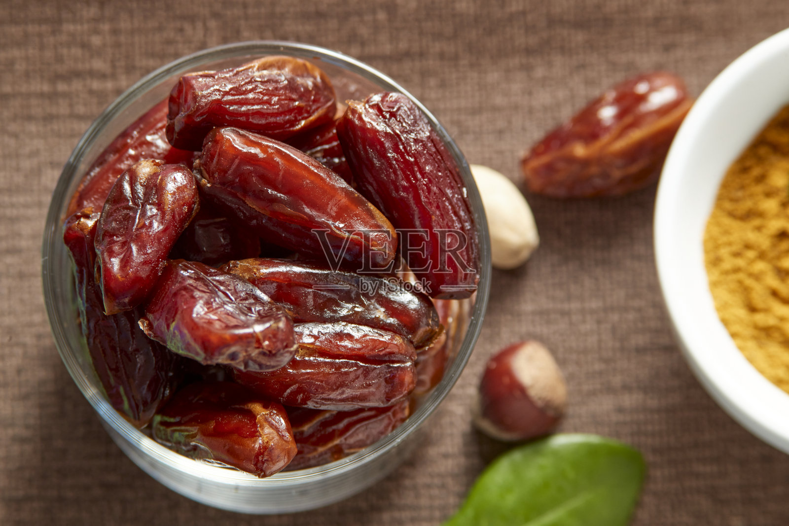 生坚果和橙子照片摄影图片