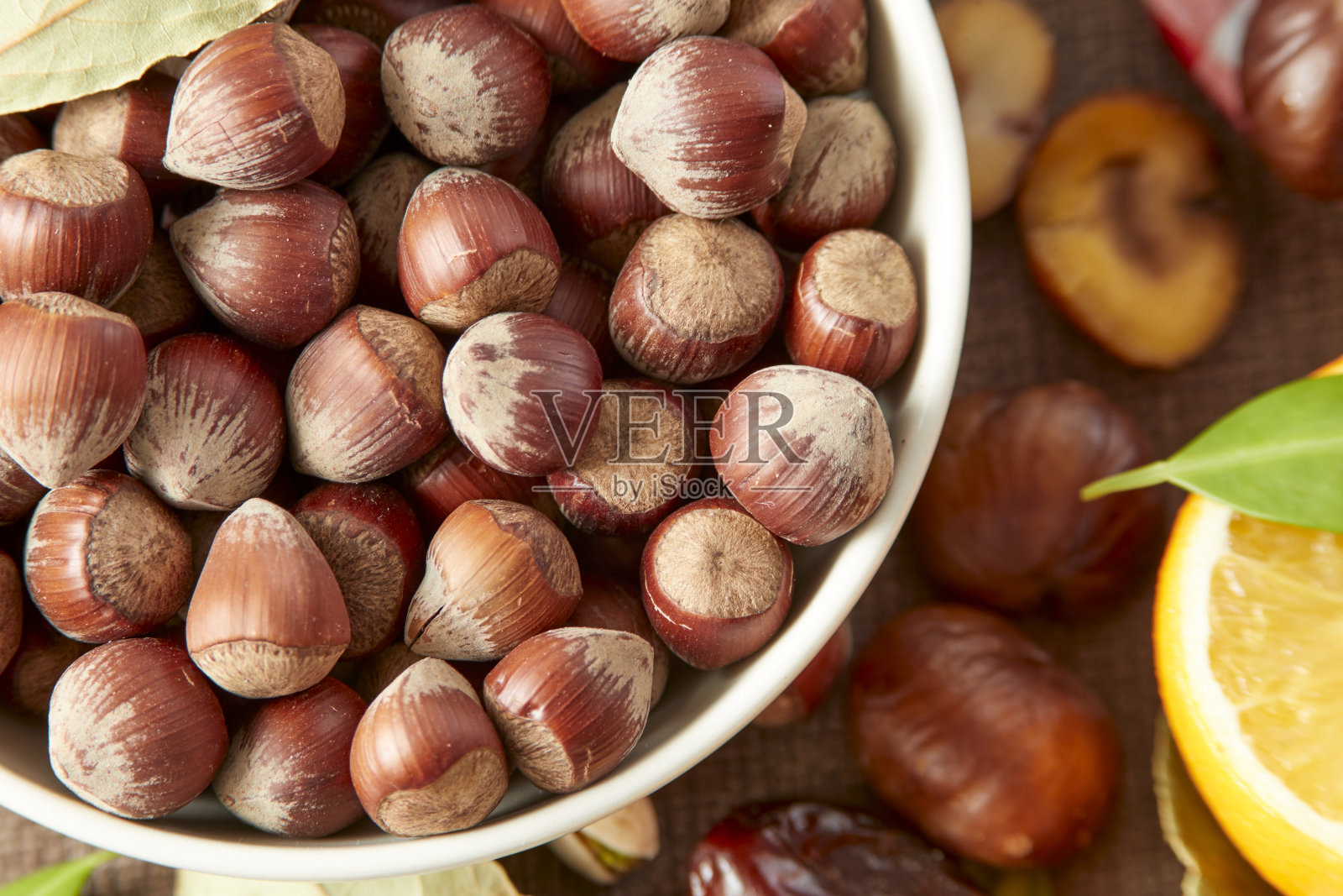 生坚果和橙子照片摄影图片