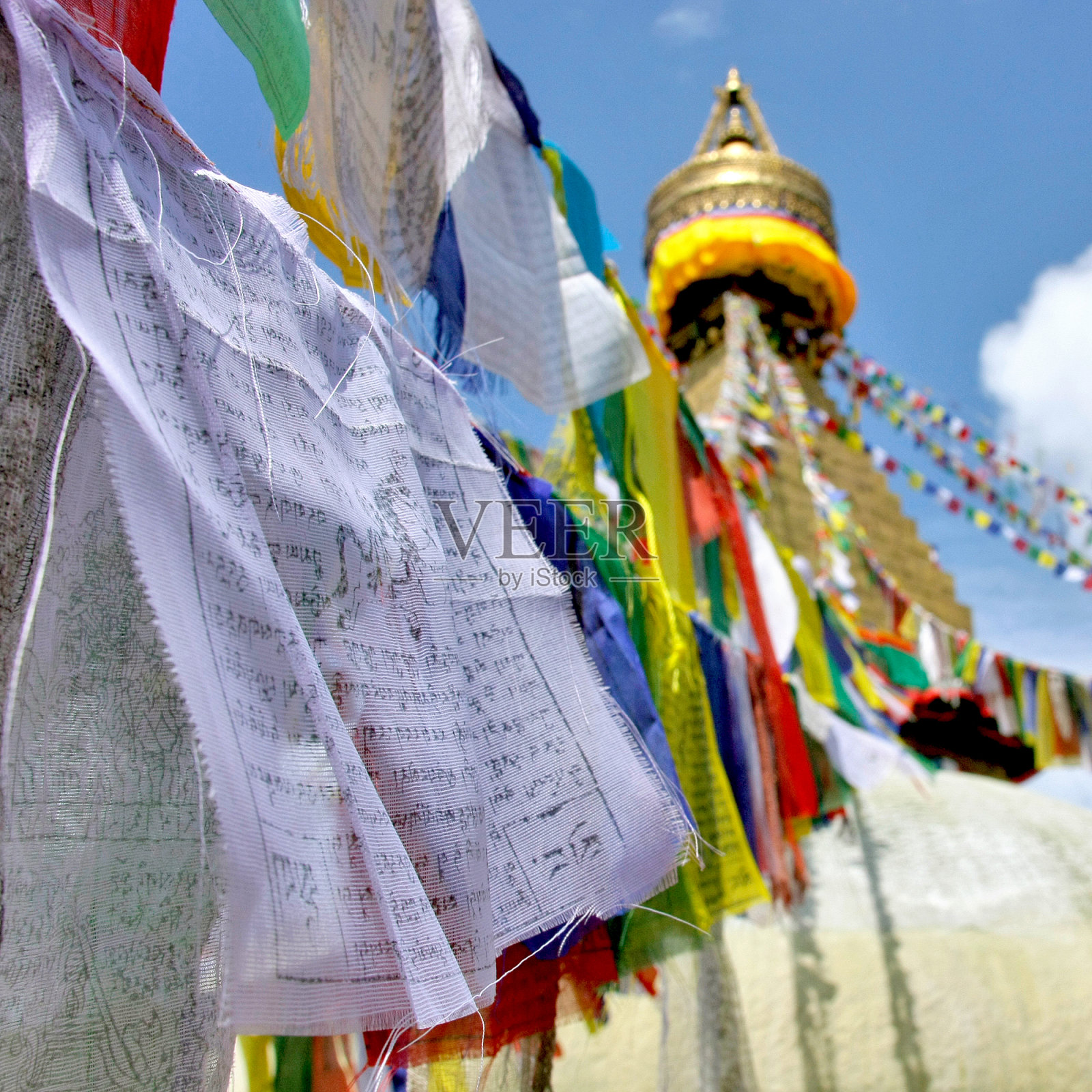 尼泊尔加德满都，博德纳斯塔上的祈祷旗特写照片摄影图片