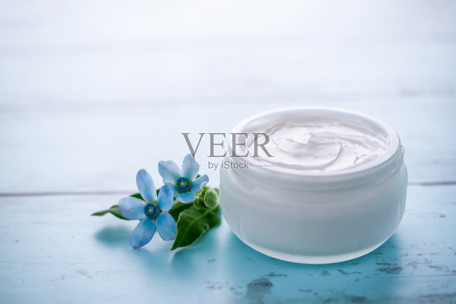 干燥美容保湿霜，天然护肤化妆品照片摄影图片